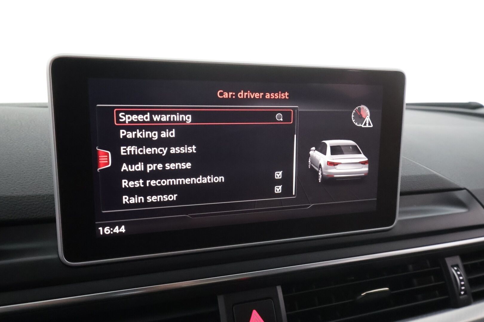 Audi A4 2016 Sedan First Edition Business Sport 2,0 TDI 140 kW quattro S tronic * Webasto / Koukku / Navi / Sporttinahat * - Suomi-auto 