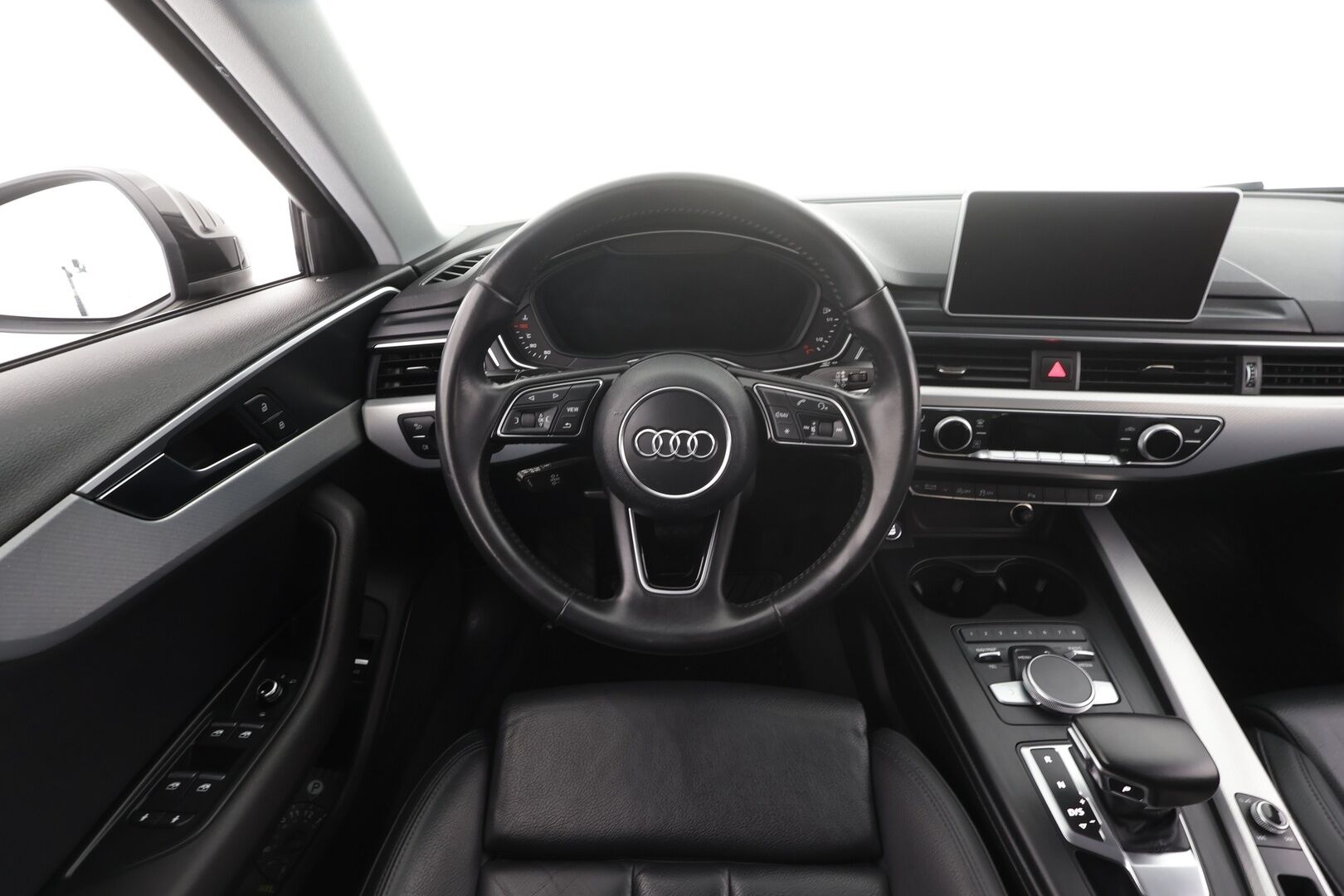 Audi A4 2016 Sedan First Edition Business Sport 2,0 TDI 140 kW quattro S tronic * Webasto / Koukku / Navi / Sporttinahat * - Suomi-auto 