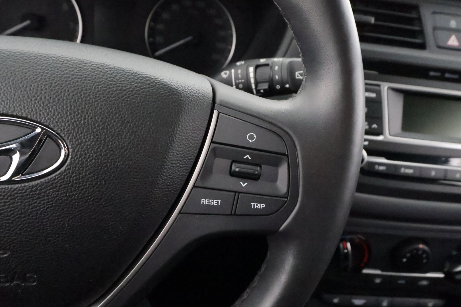 Hyundai i20 5d 2018 1,2 5MT ISG fresh - | Ratinlämmitys | Bluetooth | Ilmastointi | Facelift | Sähköpeilit | Kahdet renkaat | 1-om Suomi-auto |