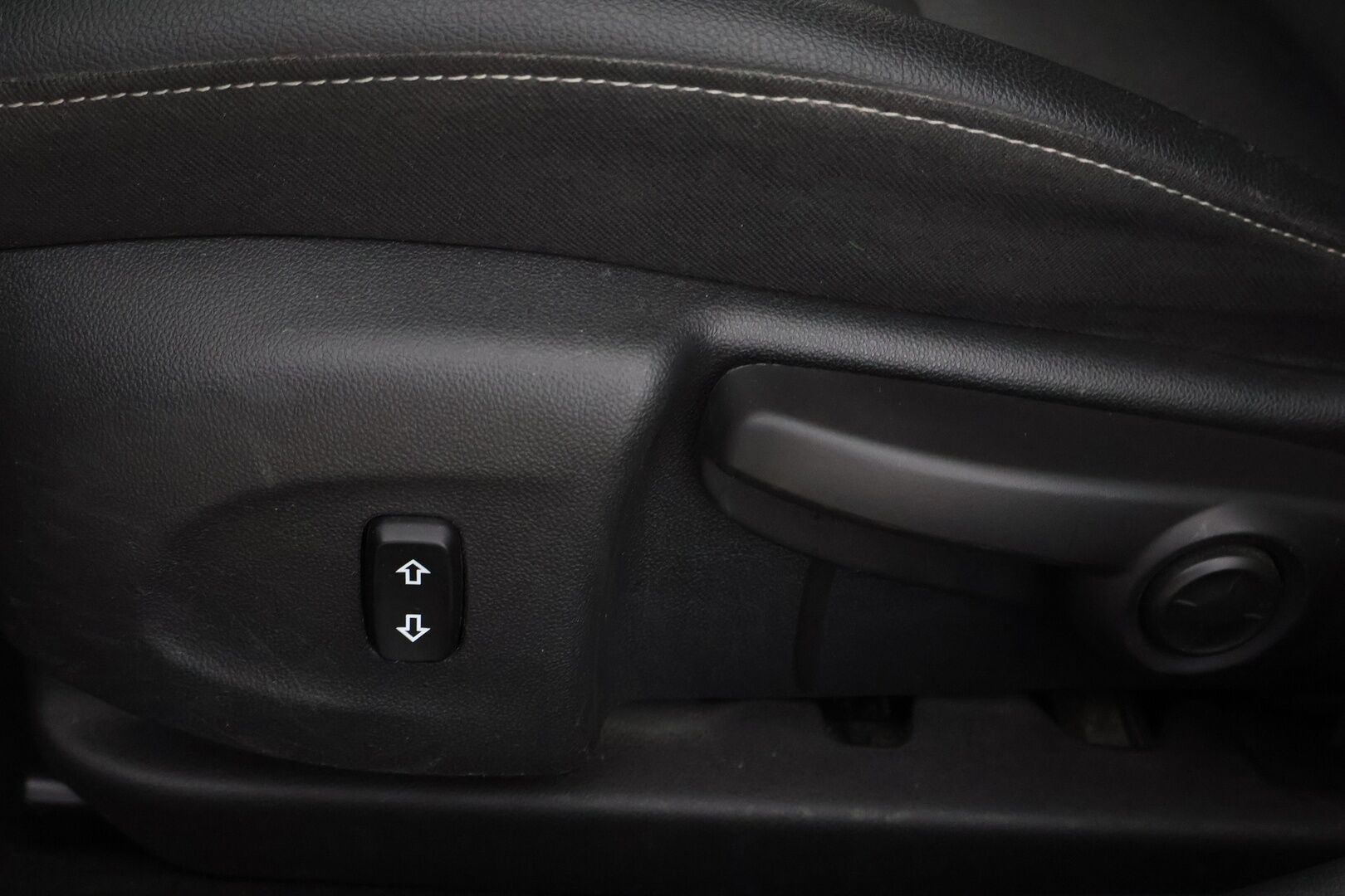 Opel Insignia 2018 Grand Sport Enjoy 1.5 Turbo ECOTEC Start/Stop 121kW MT6 - *Peruutuskamera / Vetokoukku / Vakkari / Navi / Ratinlämmitys / Juuri saapunut Tampereelle!*