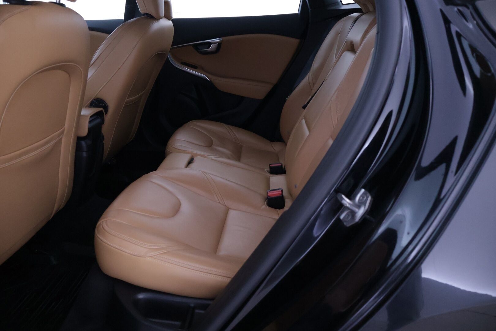 Volvo V40 2018 D2 Business Inscription aut *Webasto / Nahkapenkit / Vakkari / Peruutustutka / Digimittaristo / LED Ajovalot * - Suomi-auto / Jakopää tehty 67tkm kohdalla / Tuoreet Continentalit talveksi / Merkkihuollettu / Viimeisin huolto 82tkm