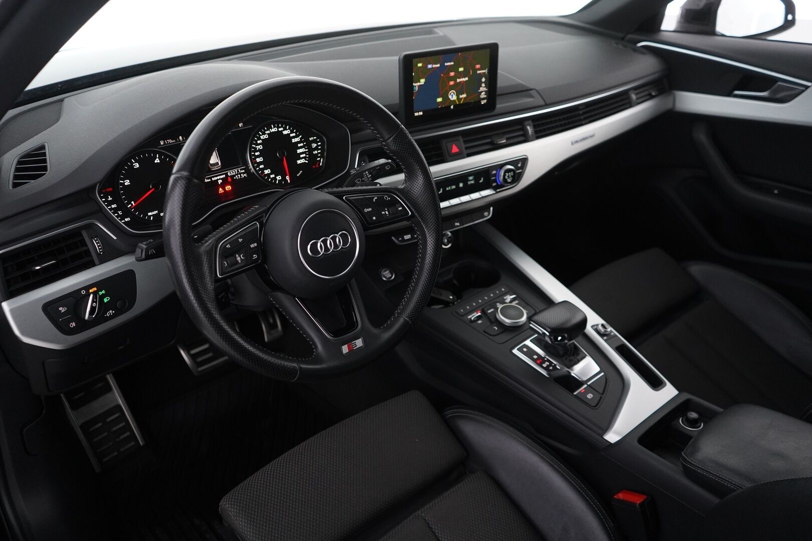 Audi A4 2016 Avant Business Sport 2,0 TDI 140 kW quattro S tronic *Webasto / ACC / S-Line* - Kahdet vanteet / S-Line / Neliveto - HULLU BLACKWEEK KORKOTARJOUS 2,49%