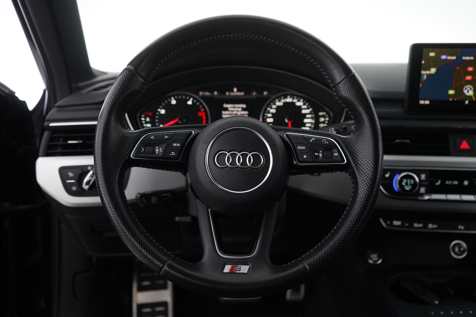 Audi A4 2016 Avant Business Sport 2,0 TDI 140 kW quattro S tronic *Webasto / ACC / S-Line* - Kahdet vanteet / S-Line / Neliveto - HULLU BLACKWEEK KORKOTARJOUS 2,49%