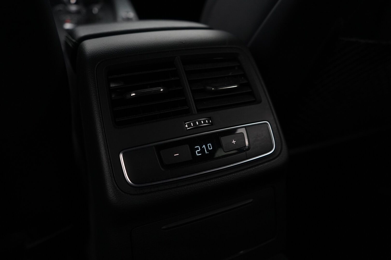 Audi A4 2016 Avant Business Sport 2,0 TDI 140 kW quattro S tronic *Webasto / ACC / S-Line* - Kahdet vanteet / S-Line / Neliveto - HULLU BLACKWEEK KORKOTARJOUS 2,49%