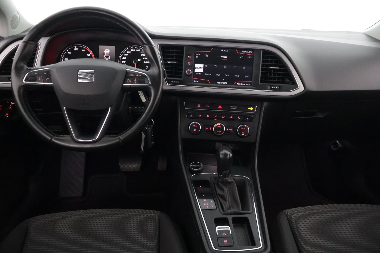 Seat Leon ST 2017 1,0 TSI 115 Ecomotive Style Business DSG - *Suomi-auto / Lohkolämmitin sisäpistokkeella / LED-ajovalot / Vetokoukku / Navigointi / Vakkari / 2x renkaat alumiinivantein*
