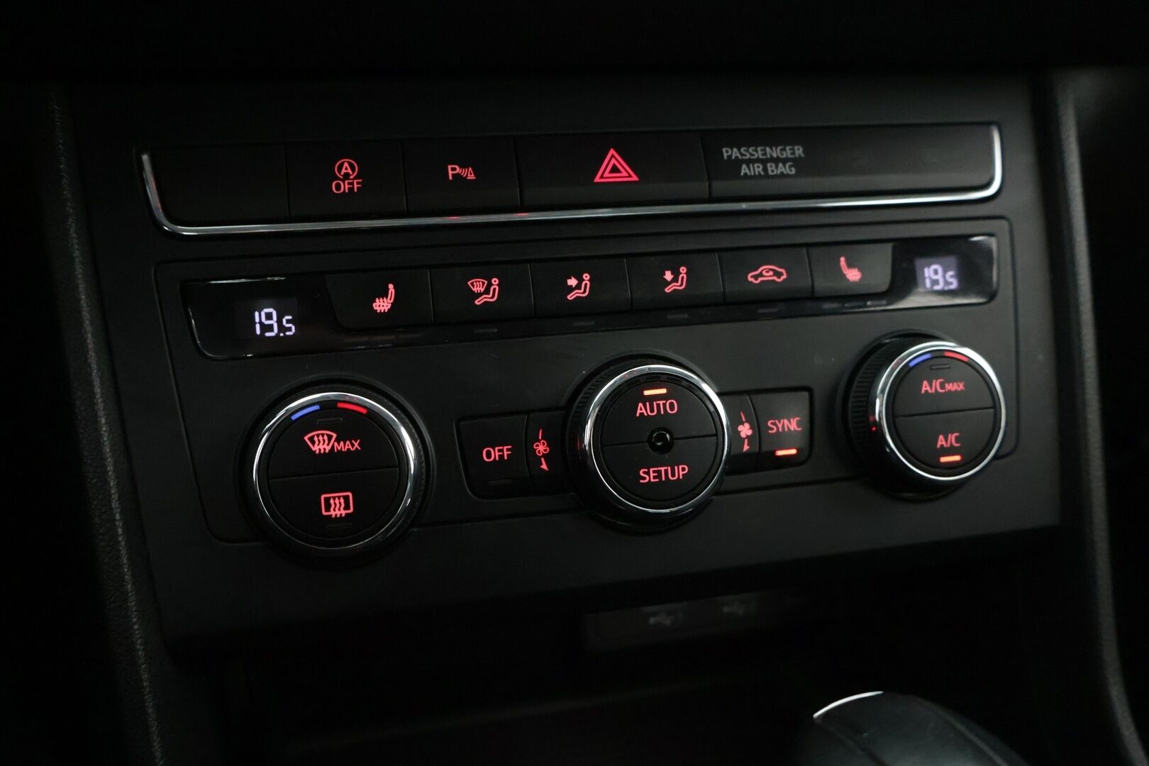 Seat Leon ST 2017 1,0 TSI 115 Ecomotive Style Business DSG - *Suomi-auto / Lohkolämmitin sisäpistokkeella / LED-ajovalot / Vetokoukku / Navigointi / Vakkari / 2x renkaat alumiinivantein*