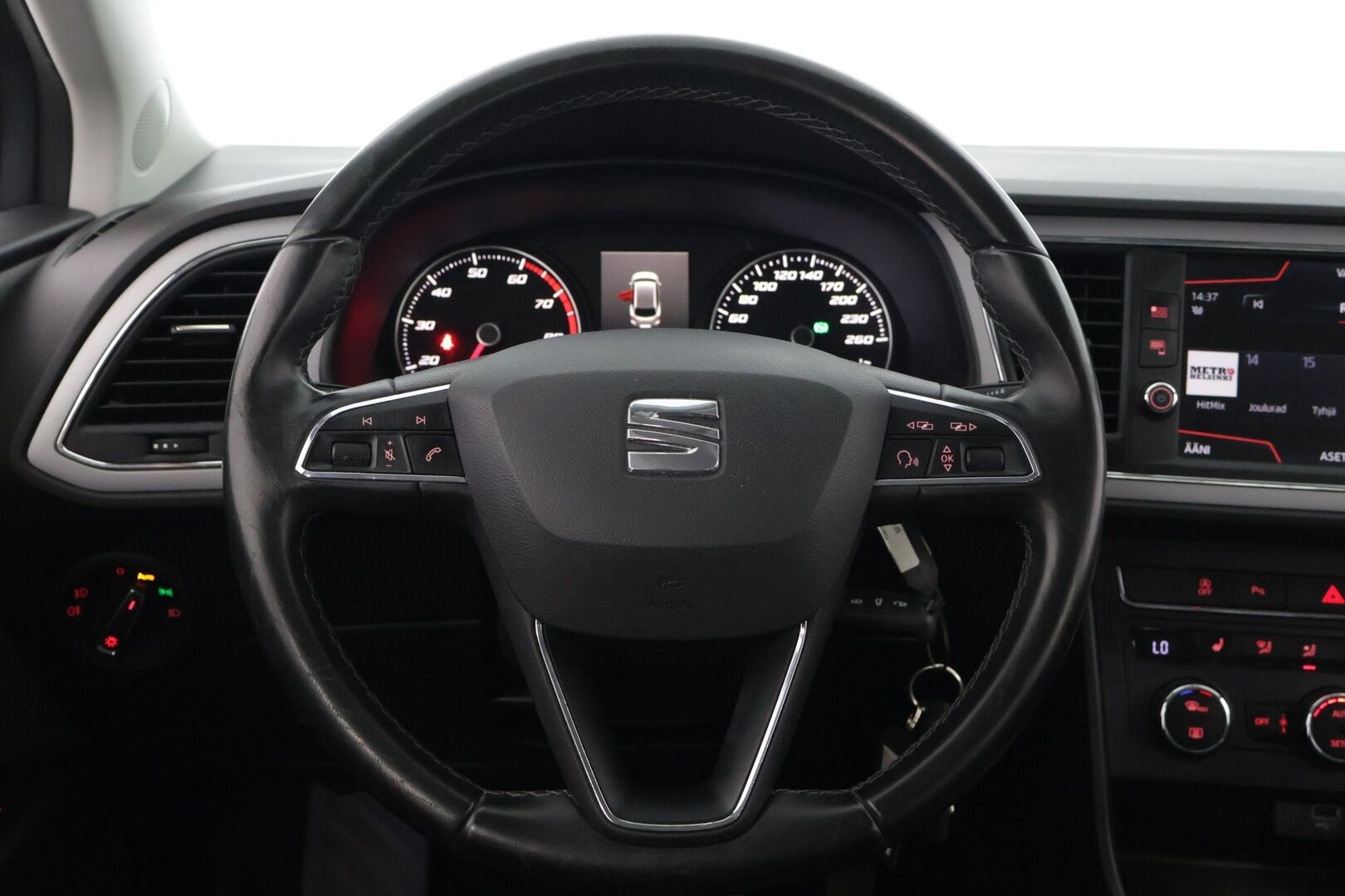 Seat Leon ST 2017 1,0 TSI 115 Ecomotive Style Business DSG - *Suomi-auto / Lohkolämmitin sisäpistokkeella / LED-ajovalot / Vetokoukku / Navigointi / Vakkari / 2x renkaat alumiinivantein*