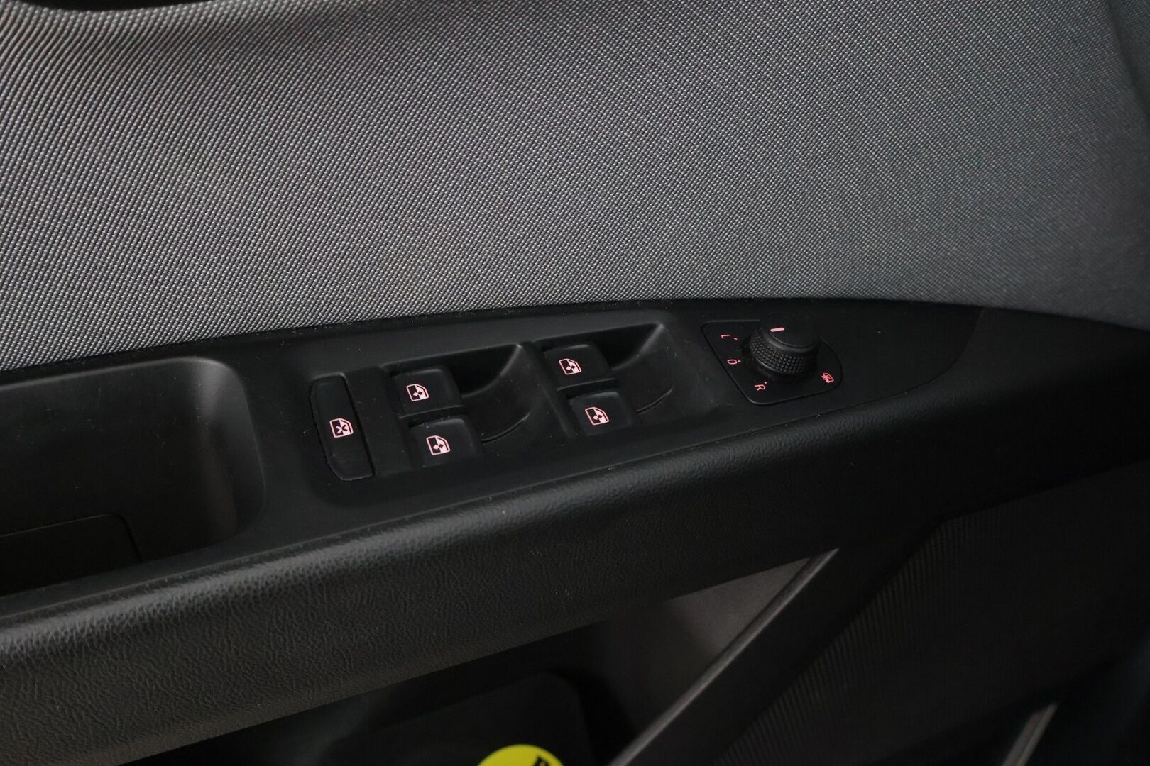 Seat Leon ST 2017 1,0 TSI 115 Ecomotive Style Business DSG - *Suomi-auto / Lohkolämmitin sisäpistokkeella / LED-ajovalot / Vetokoukku / Navigointi / Vakkari / 2x renkaat alumiinivantein*