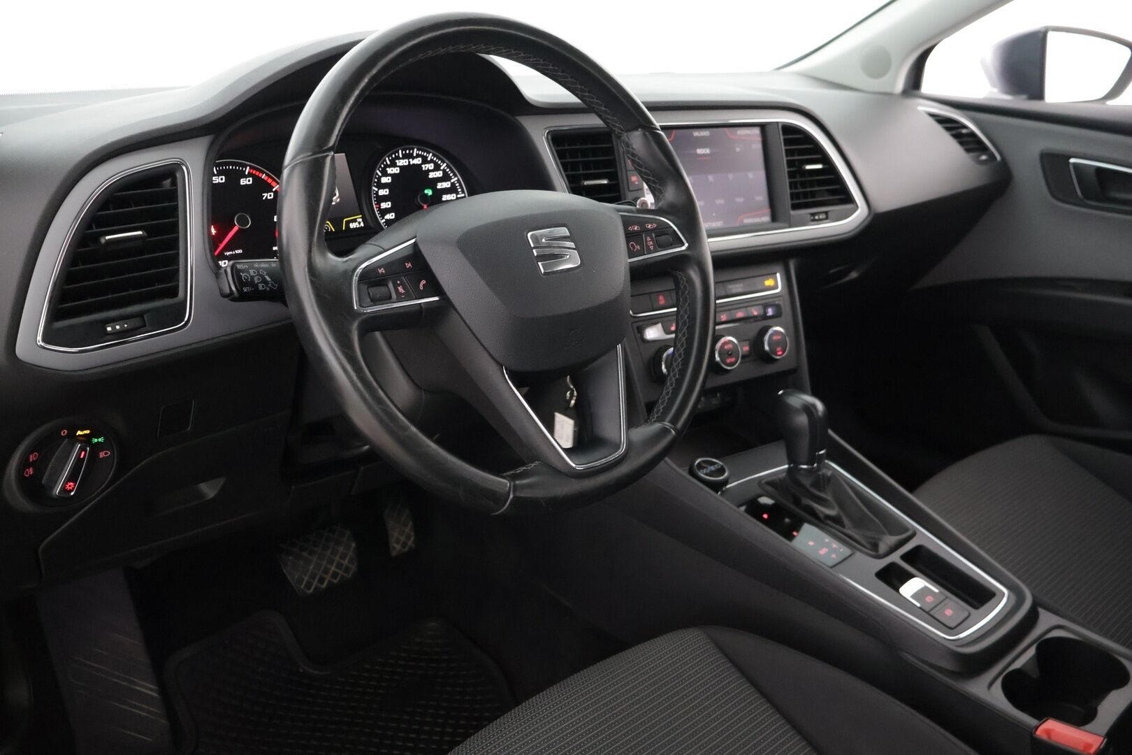 Seat Leon ST 2017 1,0 TSI 115 Ecomotive Style Business DSG - *Suomi-auto / Lohkolämmitin sisäpistokkeella / LED-ajovalot / Vetokoukku / Navigointi / Vakkari / 2x renkaat alumiinivantein*