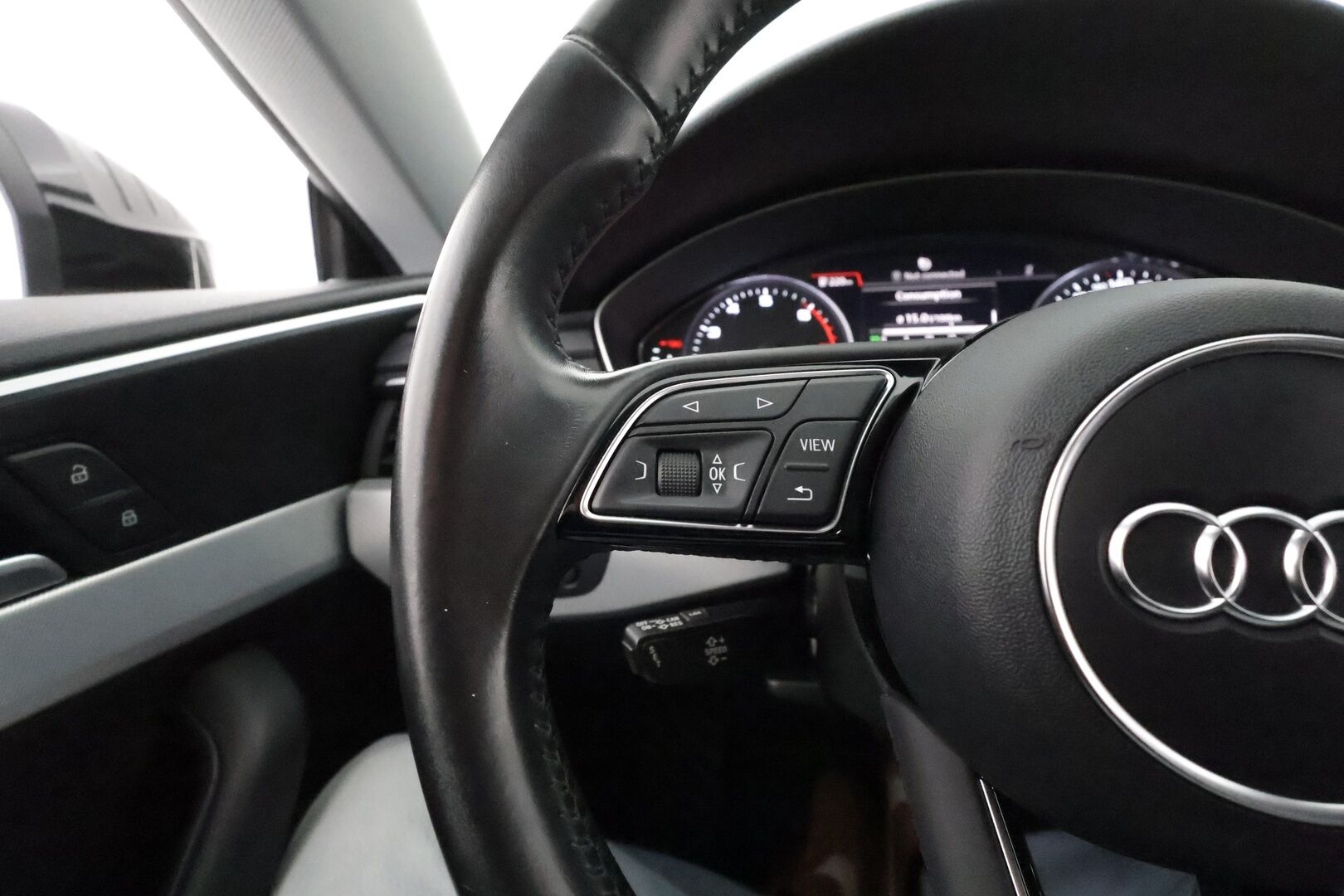 Audi A5 2018 Sportback Business Sport Comfort Edition 1,4 TFSI 110 kW **Webasto / Koukku / Matrix-LED / P.Tutkat / Sporttipenkit** - Sisätilanlämmitin / 3-Aluienen AC / Apple&Android / 2x Renkaat