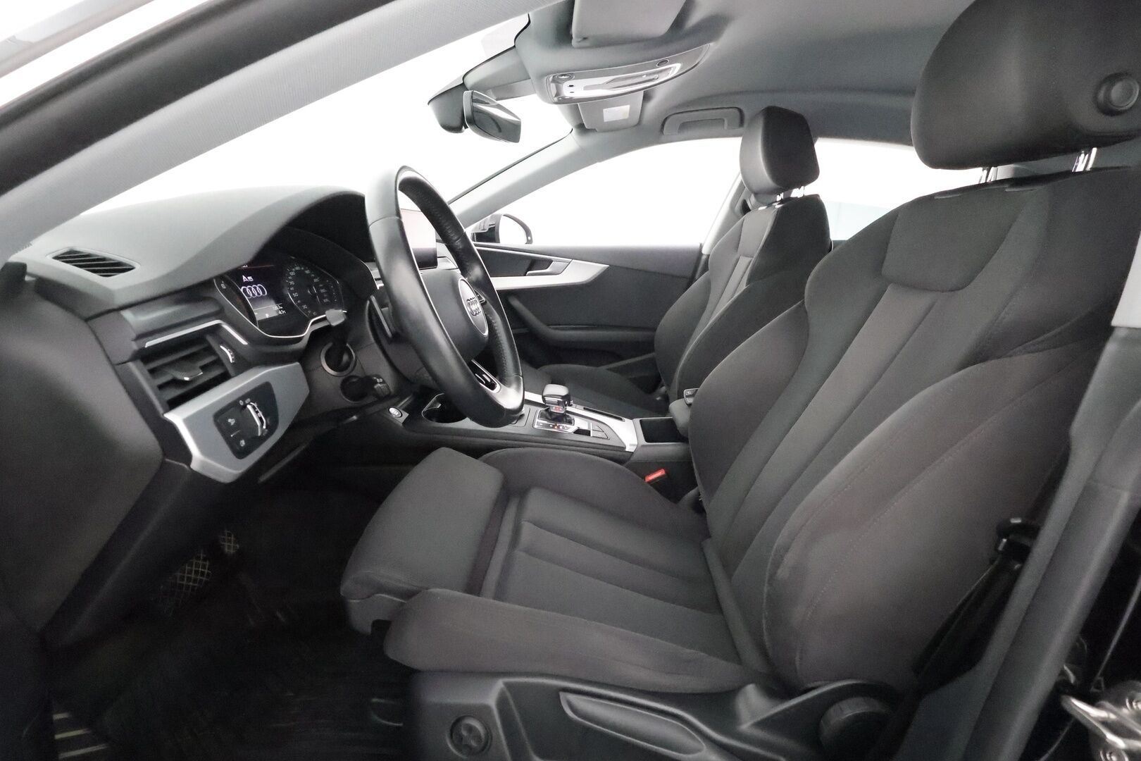 Audi A5 2018 Sportback Business Sport Comfort Edition 1,4 TFSI 110 kW **Webasto / Koukku / Matrix-LED / P.Tutkat / Sporttipenkit** - Sisätilanlämmitin / 3-Aluienen AC / Apple&Android / 2x Renkaat