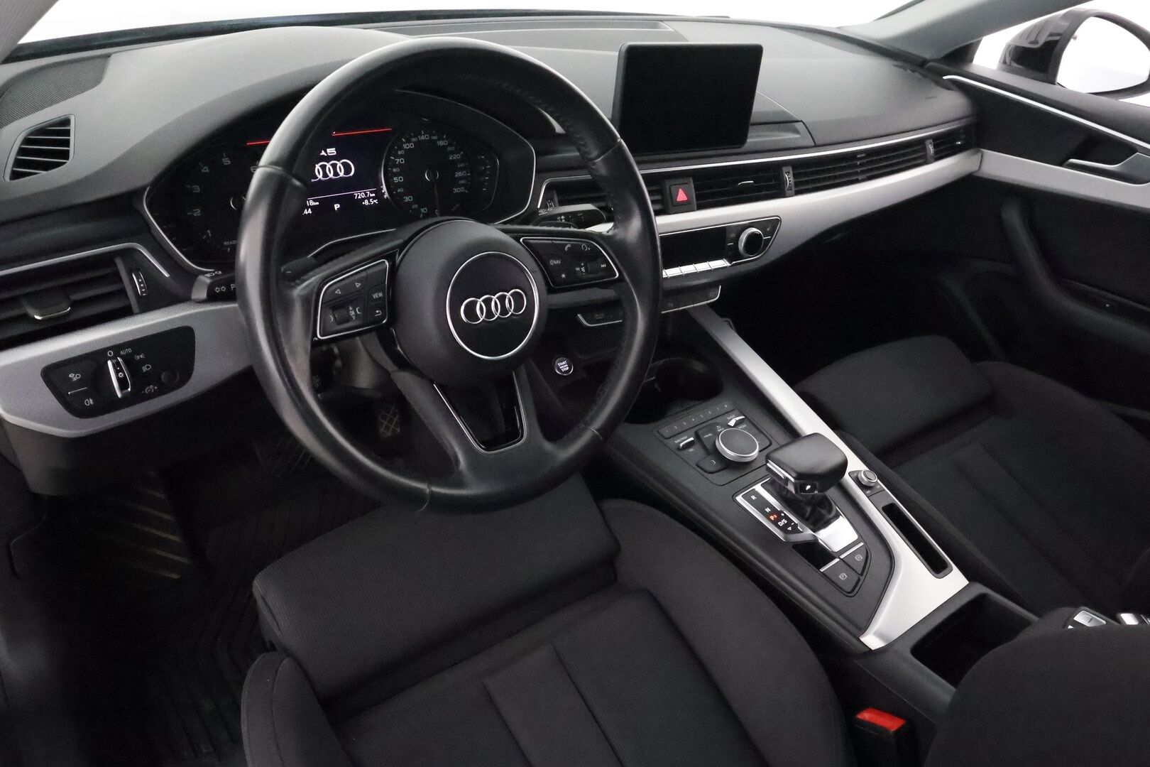 Audi A5 2018 Sportback Business Sport Comfort Edition 1,4 TFSI 110 kW **Webasto / Koukku / Matrix-LED / P.Tutkat / Sporttipenkit** - Sisätilanlämmitin / 3-Aluienen AC / Apple&Android / 2x Renkaat