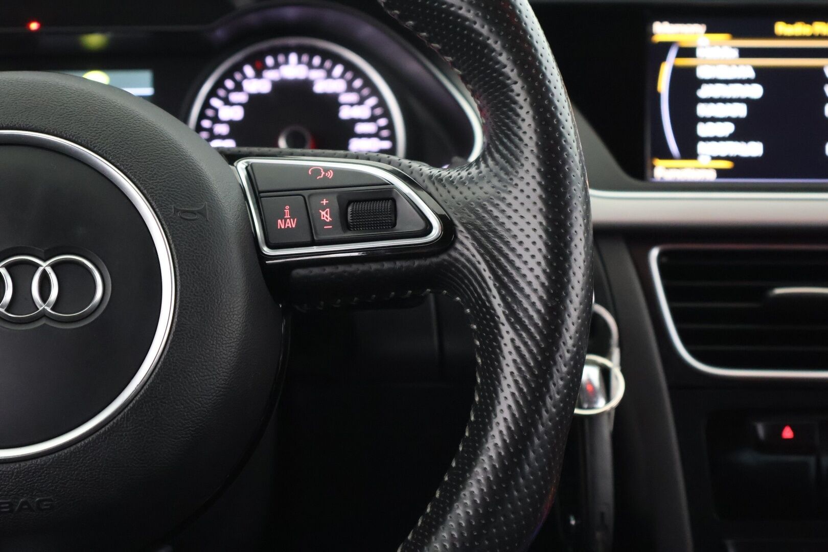 Audi A4 2014 Avant 3,0 V6 TDI quattro S tronic - | S-Line | Airlift | ACC | Bang & Olufsen | Tutkat | Lohko | Navi |