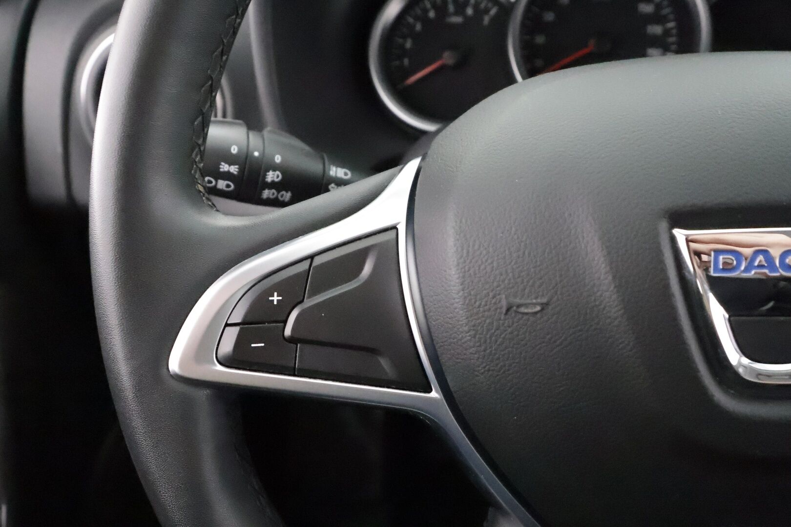 Dacia Sandero 2017 Stepway TCe 90 Easy-R - | Vakkari | Bluetooth | P.tutka | Ilmastointi | Penkinlämmittimet | 2x renkaat aluin | Merkkihuollot | Suomiauto | 