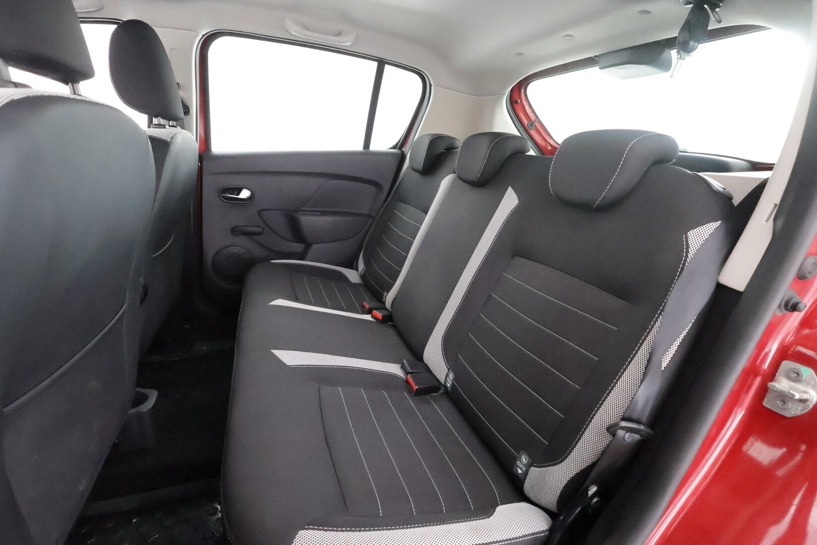 Dacia Sandero 2017 Stepway TCe 90 Easy-R - | Vakkari | Bluetooth | P.tutka | Ilmastointi | Penkinlämmittimet | 2x renkaat aluin | Merkkihuollot | Suomiauto | 