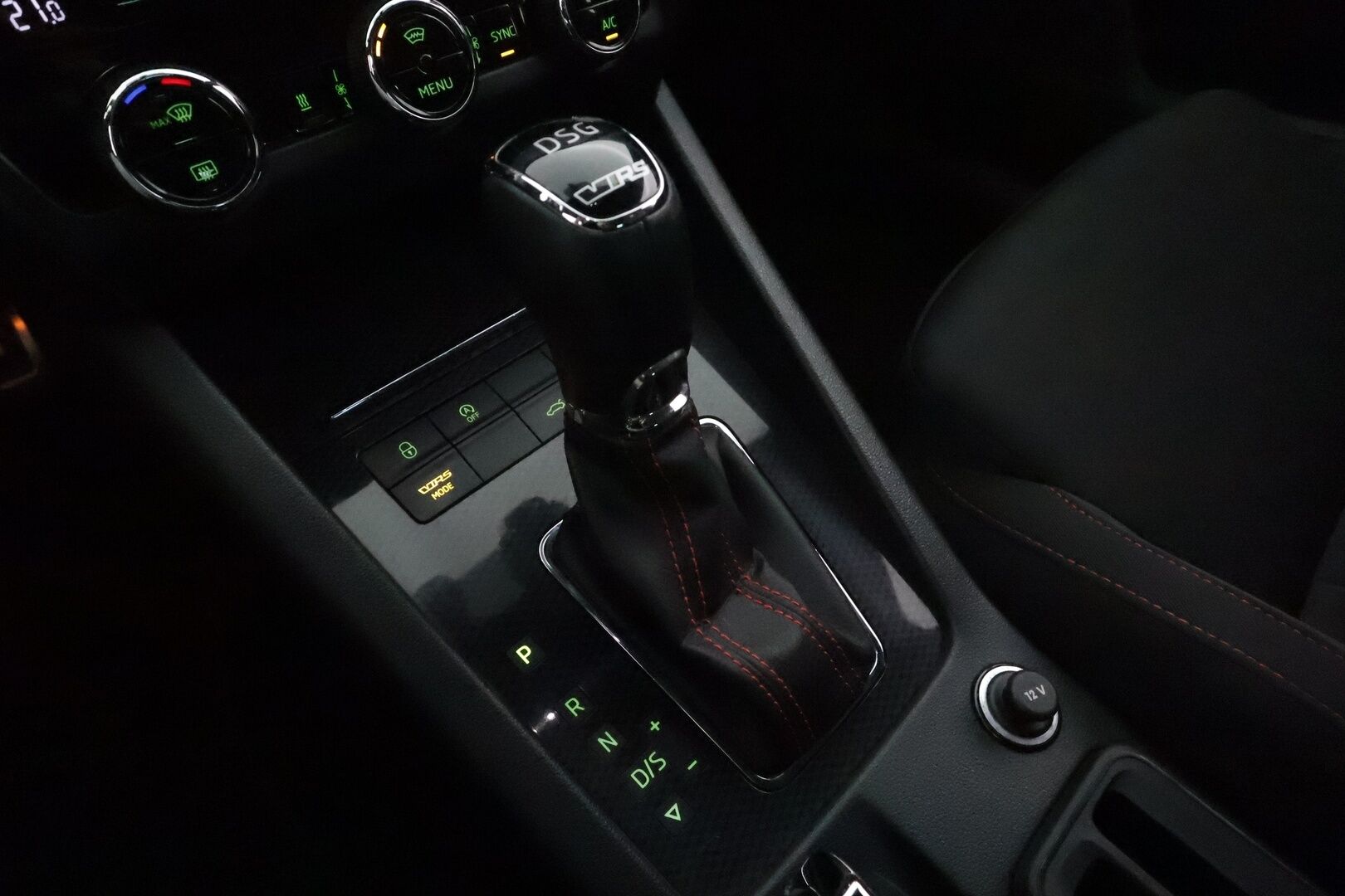Skoda Octavia 2018 Combi 2,0 TDI 184 4x4 RS DSG *Adapt.vakkari / Webasto / Koukku / LED / Keyless / P.kamera* - Suomi-auto / Merkkihuollettu / Winter-paketti