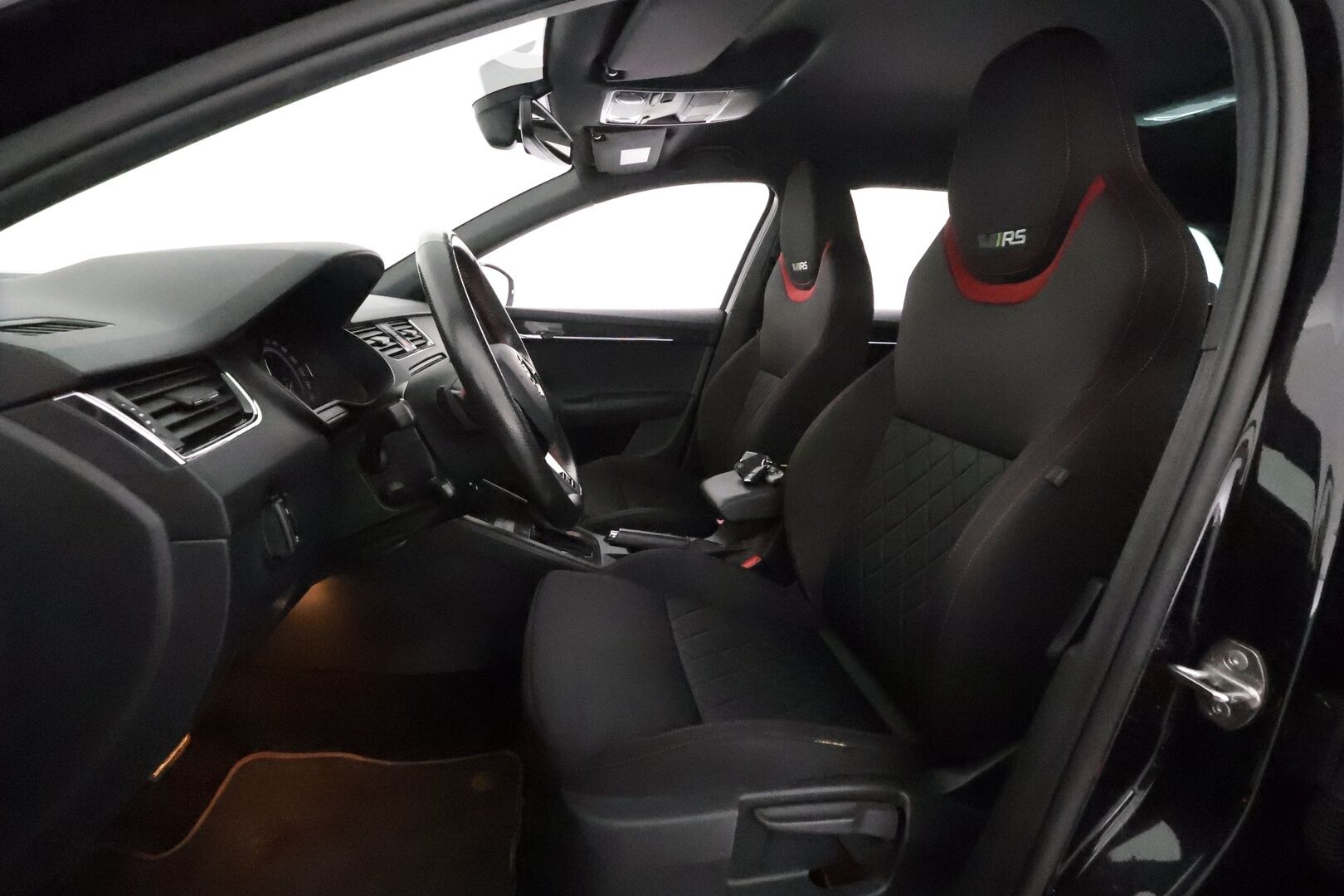 Skoda Octavia 2018 Combi 2,0 TDI 184 4x4 RS DSG *Adapt.vakkari / Webasto / Koukku / LED / Keyless / P.kamera* - Suomi-auto / Merkkihuollettu / Winter-paketti