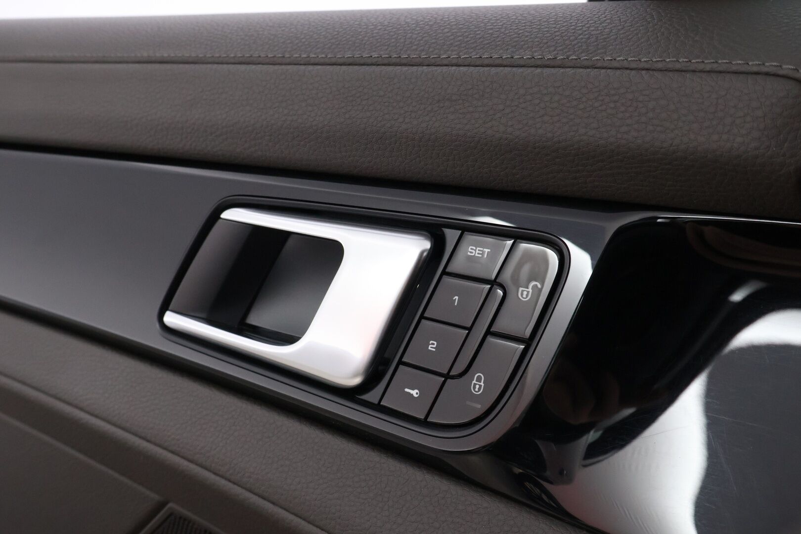 Porsche Panamera 2017 4 E-Hybrid * Adapt.Vakkari / Sport Chrono / HiFi / Imuovet / Nelipyöräohjaus / Matrix LED / Supervarusteet! - Hyvin huollettu / 2x Renkaat aluvantein / Juuri tullut Tampereelle! - HULLUT JOULUT KORKOTARJOUS 2,49% 