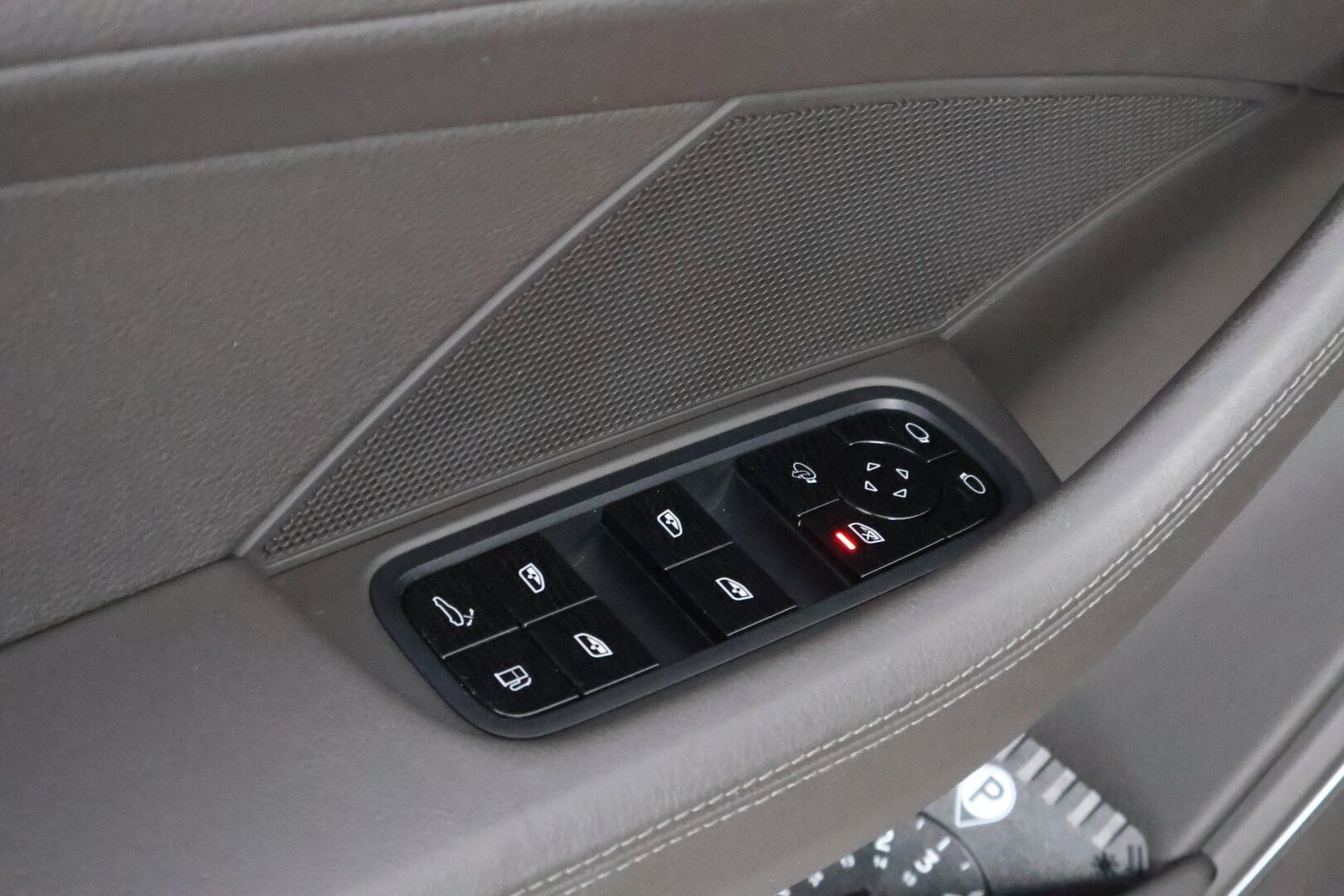 Porsche Panamera 2017 4 E-Hybrid * Adapt.Vakkari / Sport Chrono / HiFi / Imuovet / Nelipyöräohjaus / Matrix LED / Supervarusteet! - Hyvin huollettu / 2x Renkaat aluvantein / Juuri tullut Tampereelle! - HULLUT JOULUT KORKOTARJOUS 2,49% 