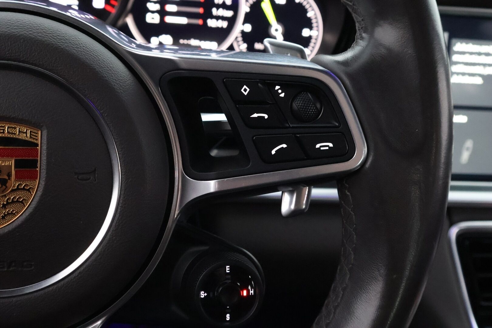 Porsche Panamera 2017 4 E-Hybrid * Adapt.Vakkari / Sport Chrono / HiFi / Imuovet / Nelipyöräohjaus / Matrix LED / Supervarusteet! - Hyvin huollettu / 2x Renkaat aluvantein / Juuri tullut Tampereelle! - HULLUT JOULUT KORKOTARJOUS 2,49% 