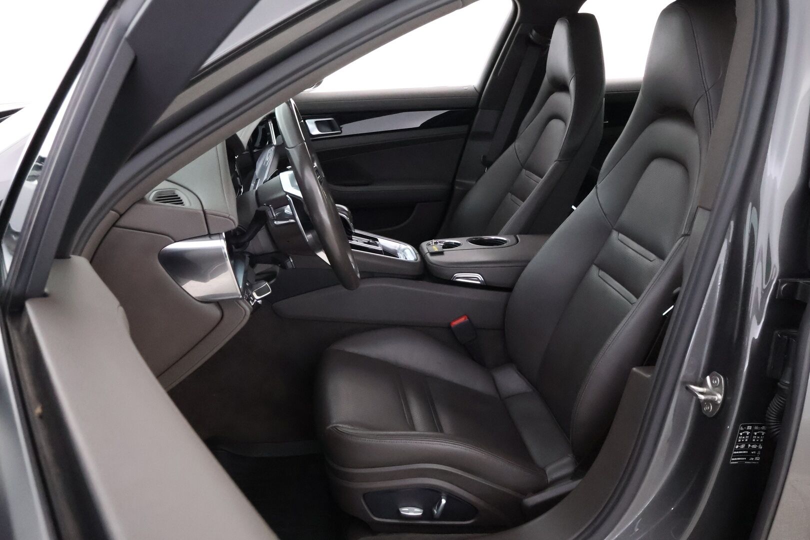 Porsche Panamera 2017 4 E-Hybrid * Adapt.Vakkari / Sport Chrono / HiFi / Imuovet / Nelipyöräohjaus / Matrix LED / Supervarusteet! - Hyvin huollettu / 2x Renkaat aluvantein / Juuri tullut Tampereelle! - HULLUT JOULUT KORKOTARJOUS 2,49% 