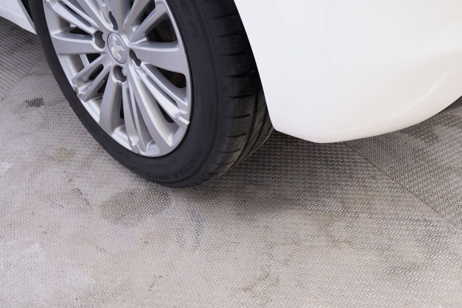Peugeot 208 2016 Allure VTi 82 5-ov ETG Automaatti *MYYDÄÄN HUUTOKAUPAT.COM* - Myydään huutokaupat.com