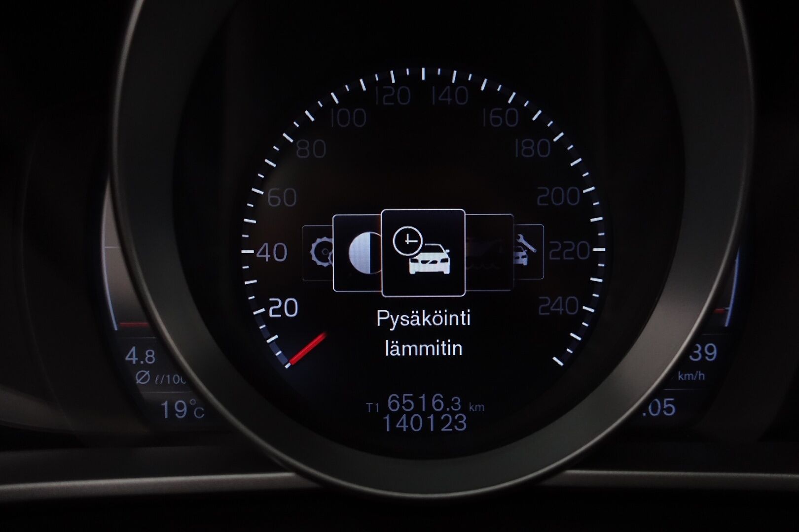 Volvo V40 2016 D2 Business aut - | Suomi-auto | Juuri katsastettu! | Webasto | Active-Xenon | Sensus High Performance Audio | Digimittaristo | Vakkari | 