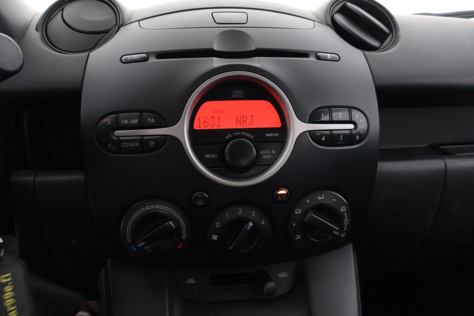 Mazda Mazda2 2008 1,3 Elegance DSC 5MT 5ov Z03 - MYYDÄÄN HUUTOKAUPAT.COM