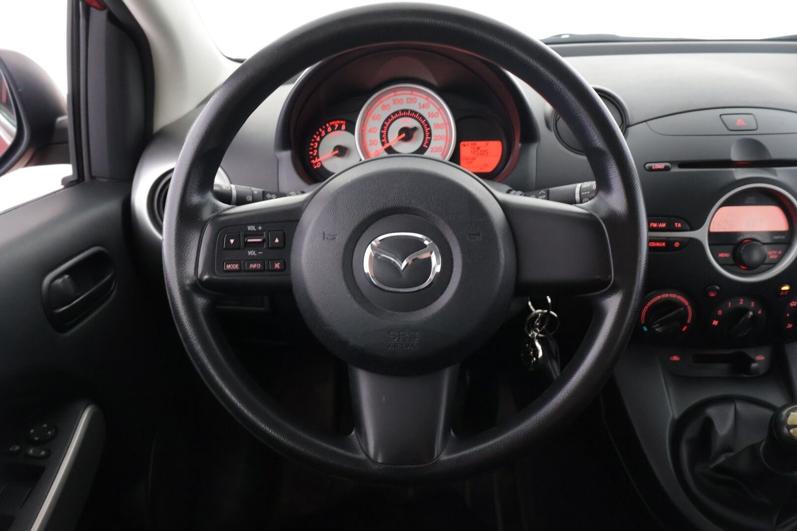 Mazda Mazda2 2008 1,3 Elegance DSC 5MT 5ov Z03 - MYYDÄÄN HUUTOKAUPAT.COM