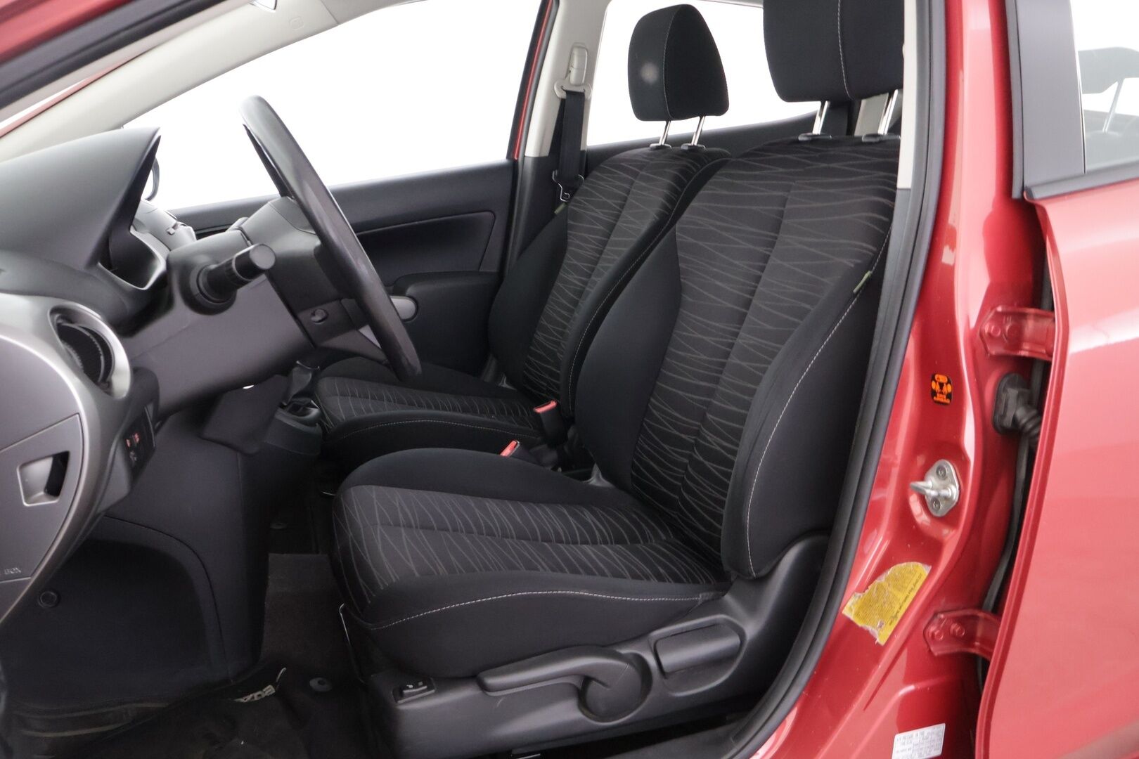Mazda Mazda2 2008 1,3 Elegance DSC 5MT 5ov Z03 - MYYDÄÄN HUUTOKAUPAT.COM