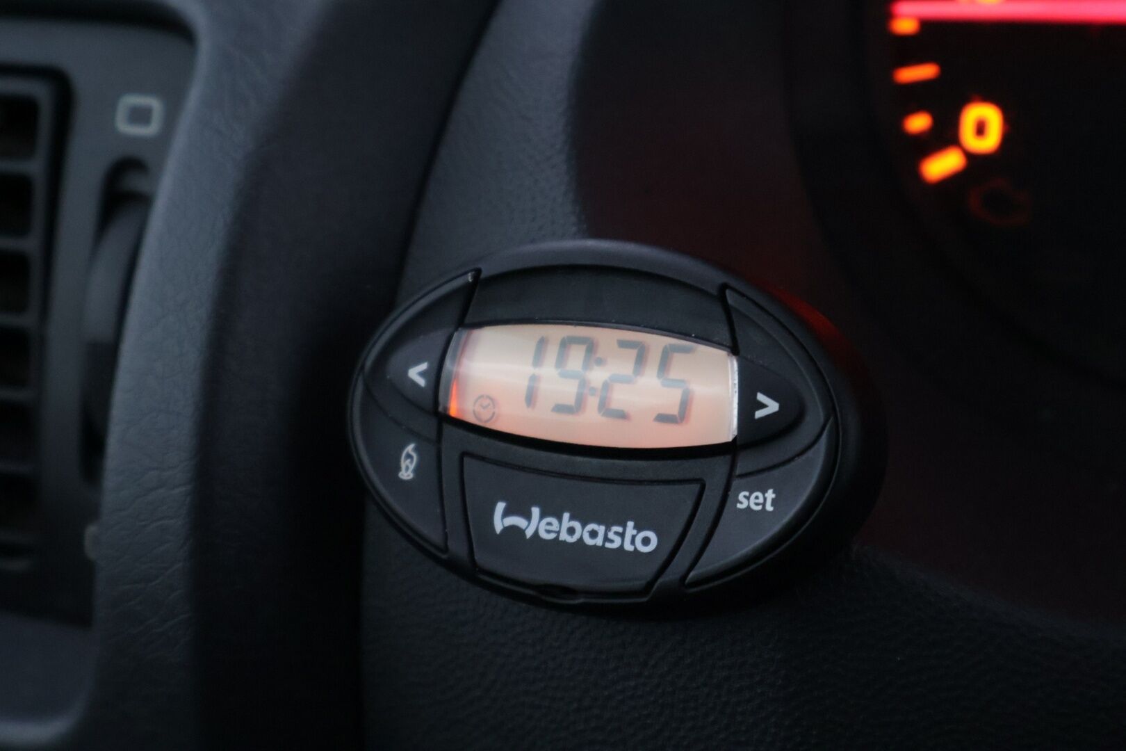 Toyota Proace 2014 L1H1 2,0 D 128 Active *ALV / Pa-lämmitin / Vakkari / Koukku* - Erittäin hyvin huollettu / Jakohihna vaihdettu 2023 / Juuri tehty kytkinremontti