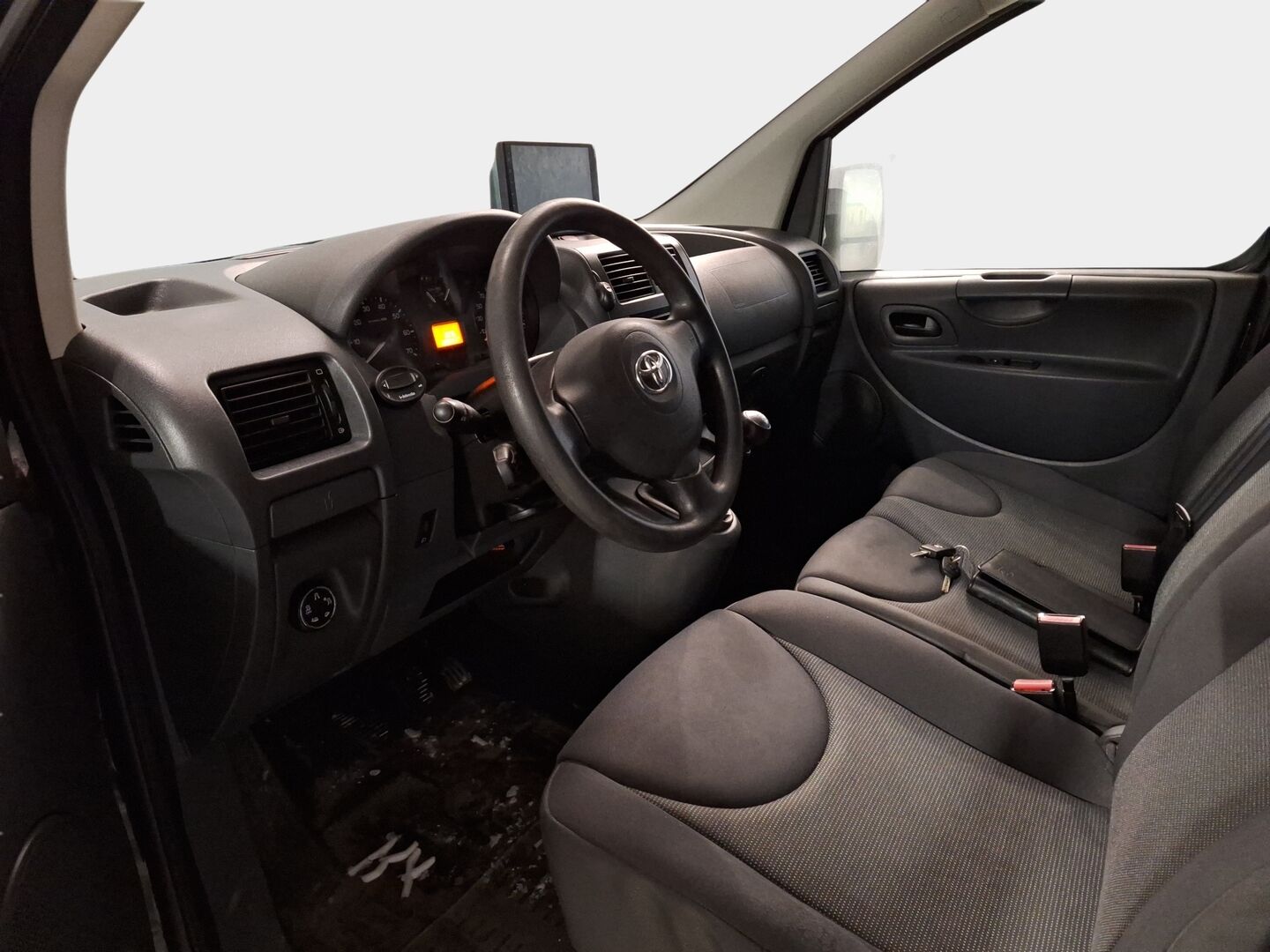 Toyota Proace 2014 L1H1 2,0 D 128 Active *ALV / Webasto / Vakkari / Koukku / Suomiauto* - Erittäin hyvin huollettu / Jakohihna vaihdettu 2023 / Kahdet renkaat vanteilla*