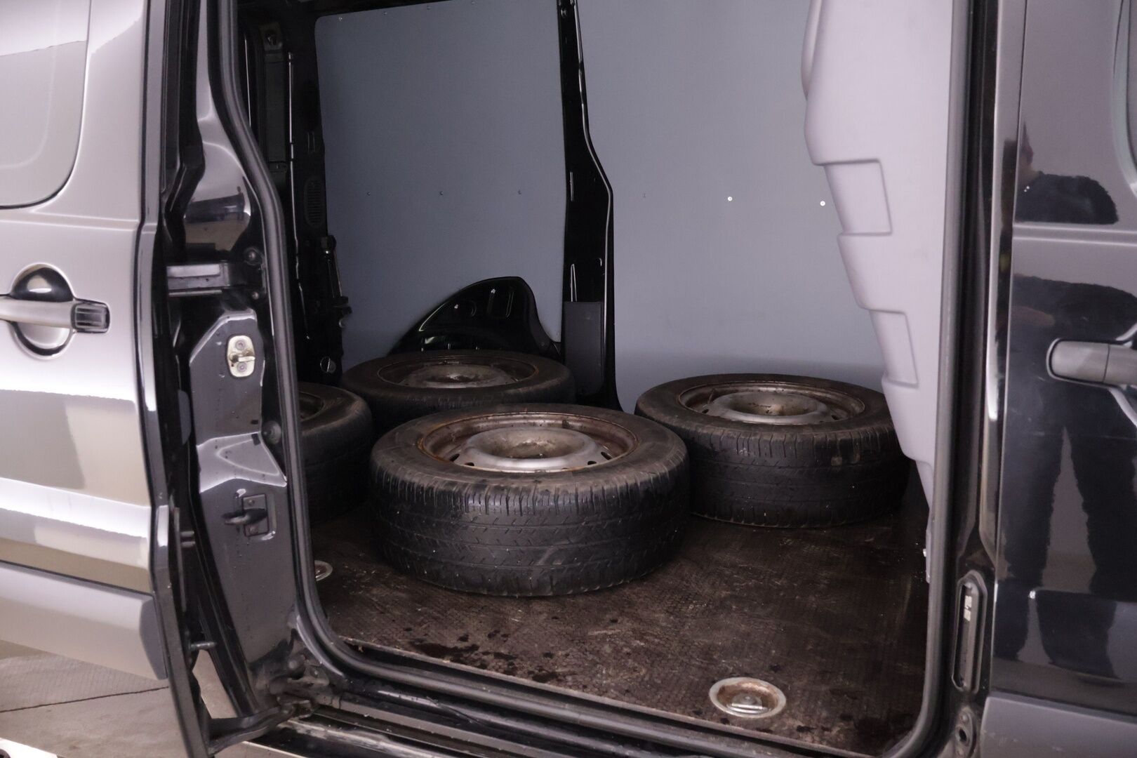 Toyota Proace 2014 L1H1 2,0 D 128 Active *ALV / Pa-lämmitin / Vakkari / Koukku* - Erittäin hyvin huollettu / Jakohihna vaihdettu 2023 / Juuri tehty kytkinremontti