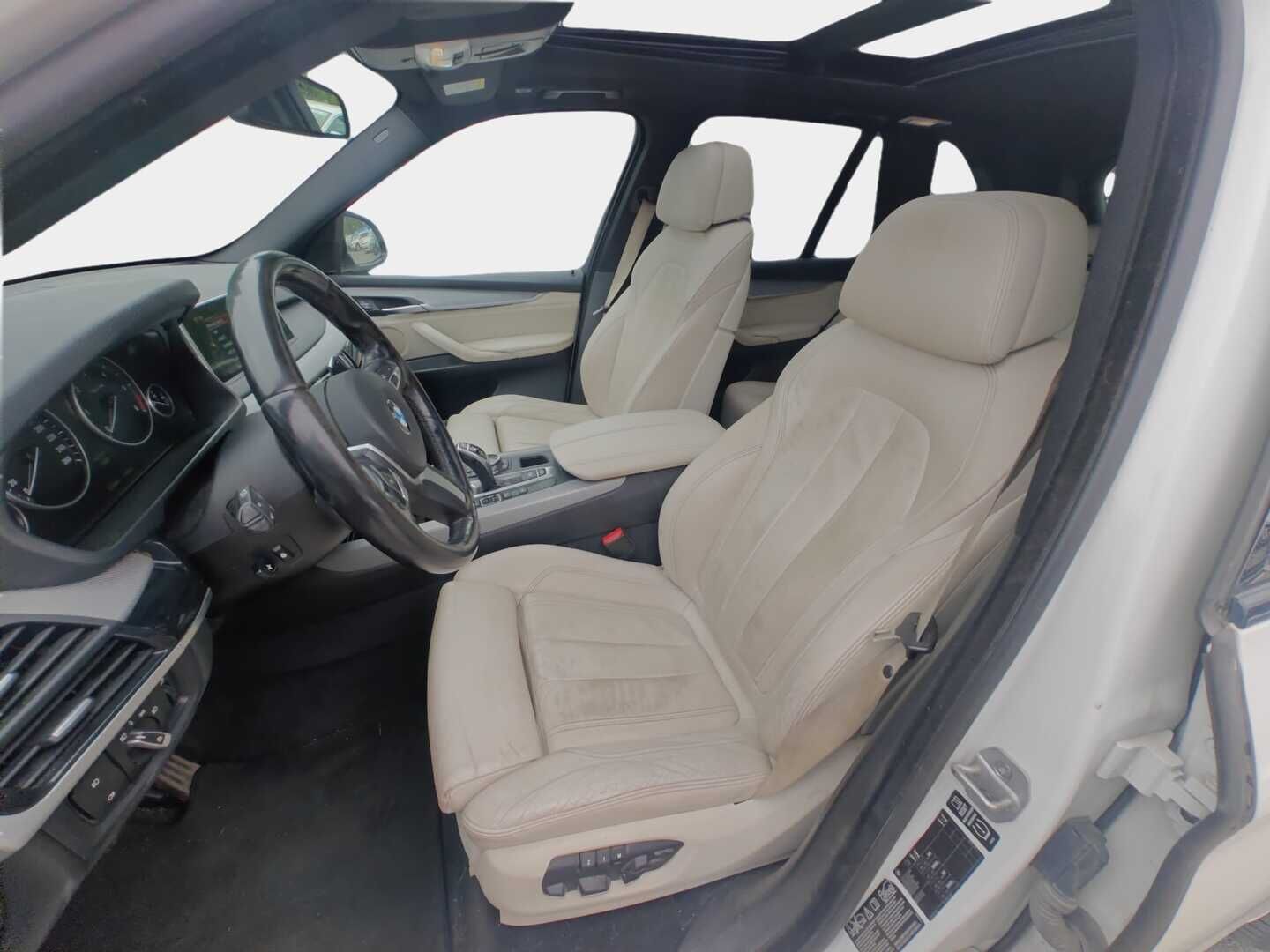 BMW X5 2014 F15 M50d - | M50D | Alle taittuva koukku | Panoraama | Comfort penkit muistilla | 