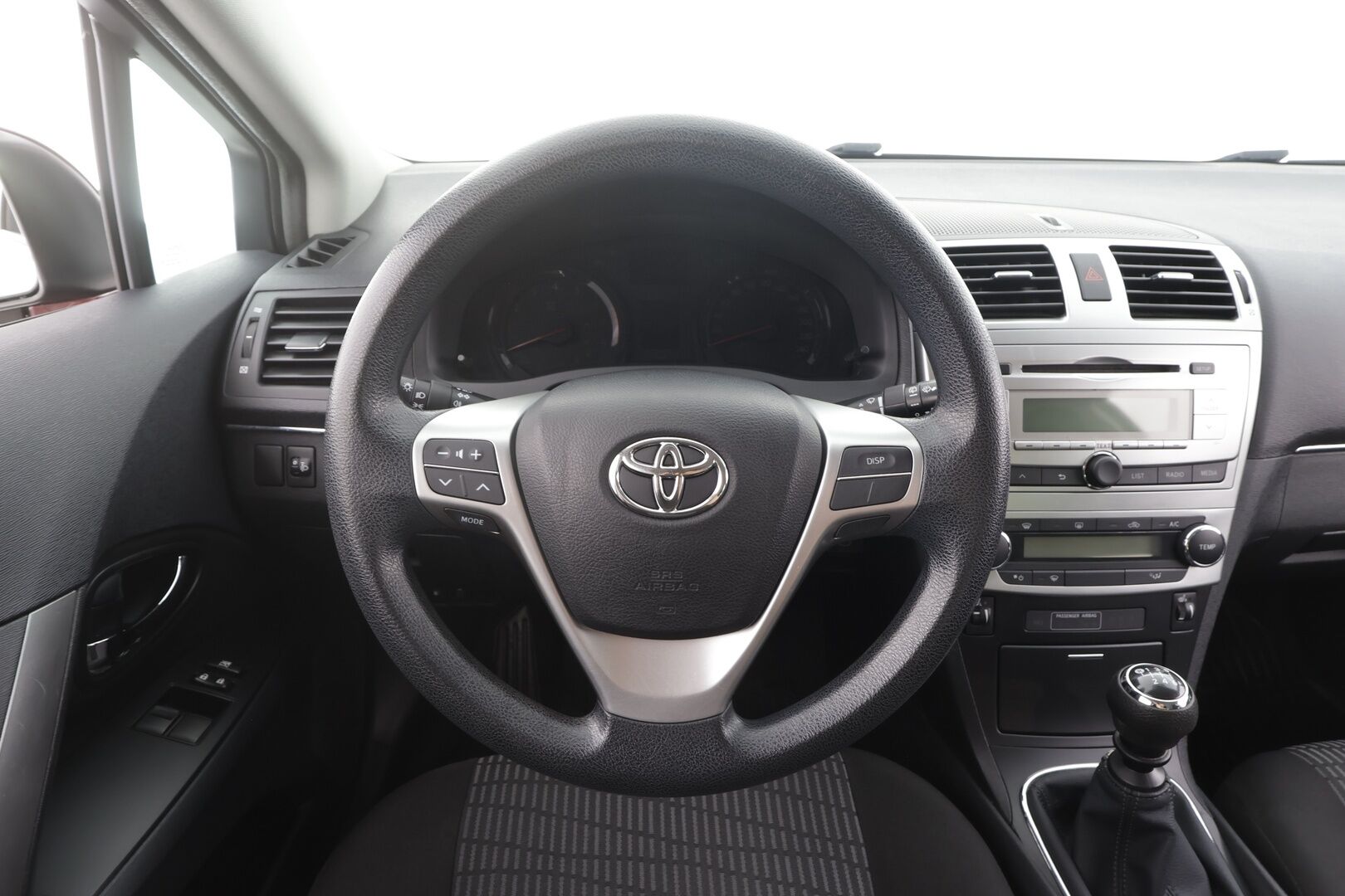 Toyota Avensis 2014 1,6 Valvematic Life Edition Wagon - | P.tutkat | Lohko | Lisävalo | Pyyhkijöiden lämmitys | Suomi-auto | Kahdet Renkaat |