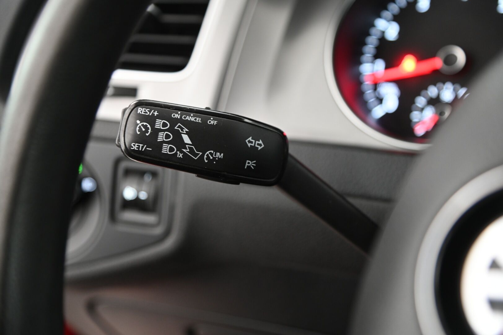 Volkswagen Golf 2014 Variant Trendline 1,2 TSI 63 kW (85 hv) BlueMotion Technology *Vakkari / Lämmitettävät sivupeilit / Penkinlämmittimet* - *Suomi-auto / 2x renkaat / Juuri Huollettu*