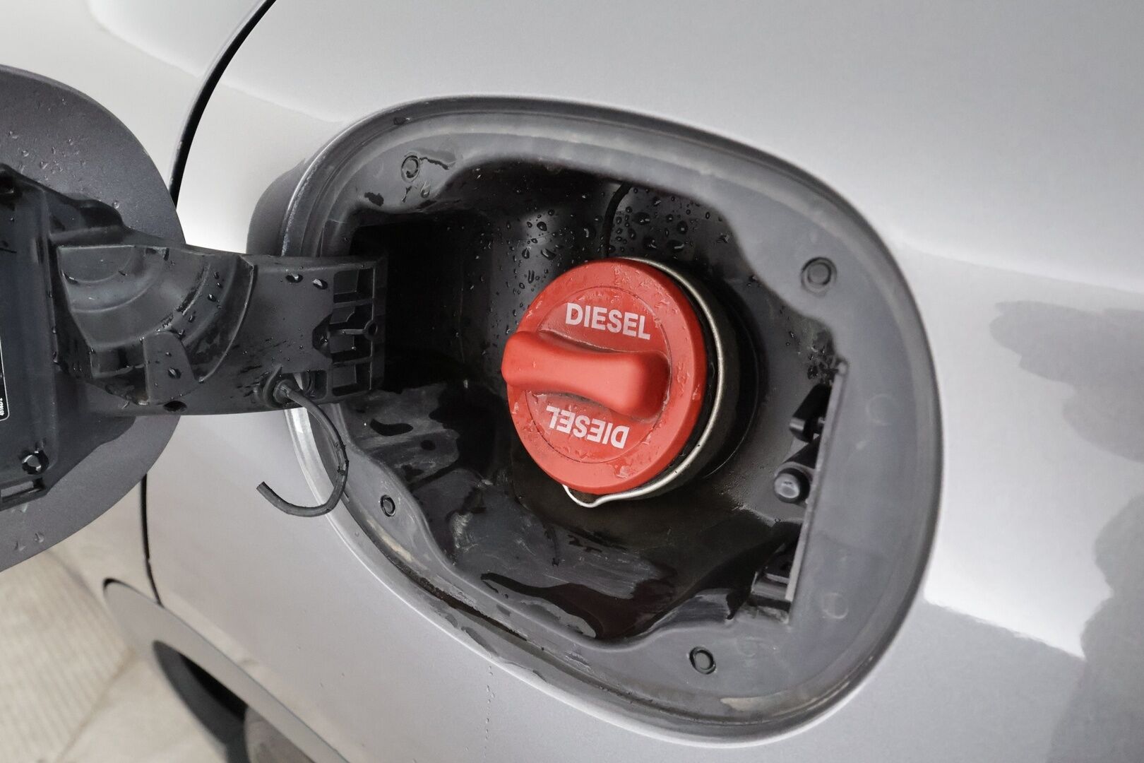 Mercedes-Benz GLA 2015 200 CDI 4Matic A Premium Business * Webasto / Peruutuskamera / Bi-Xenon / Puolinahkasisusta / Vakkari / Sähköluukku! - Suomi-auto / Kahdet renkaat aluvanteilla