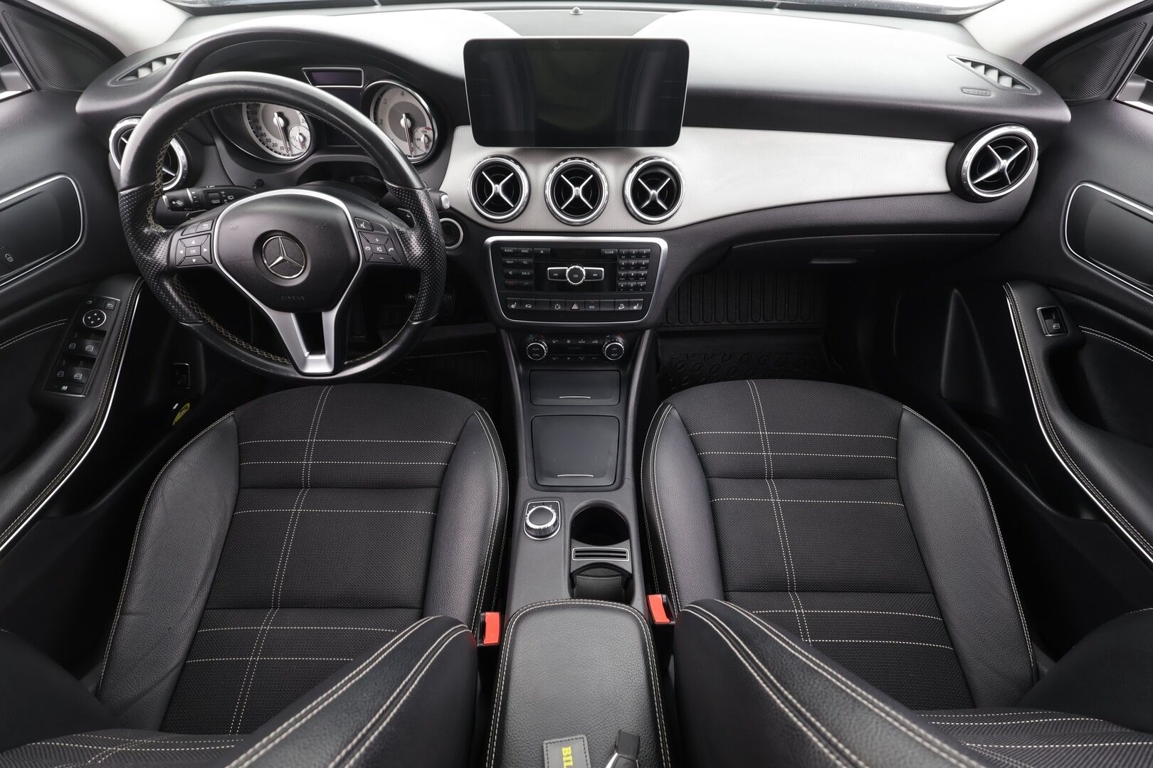 Mercedes-Benz GLA 2015 200 CDI 4Matic A Premium Business * Webasto / Peruutuskamera / Bi-Xenon / Puolinahkasisusta / Vakkari / Sähköluukku! - Suomi-auto / Kahdet renkaat aluvanteilla