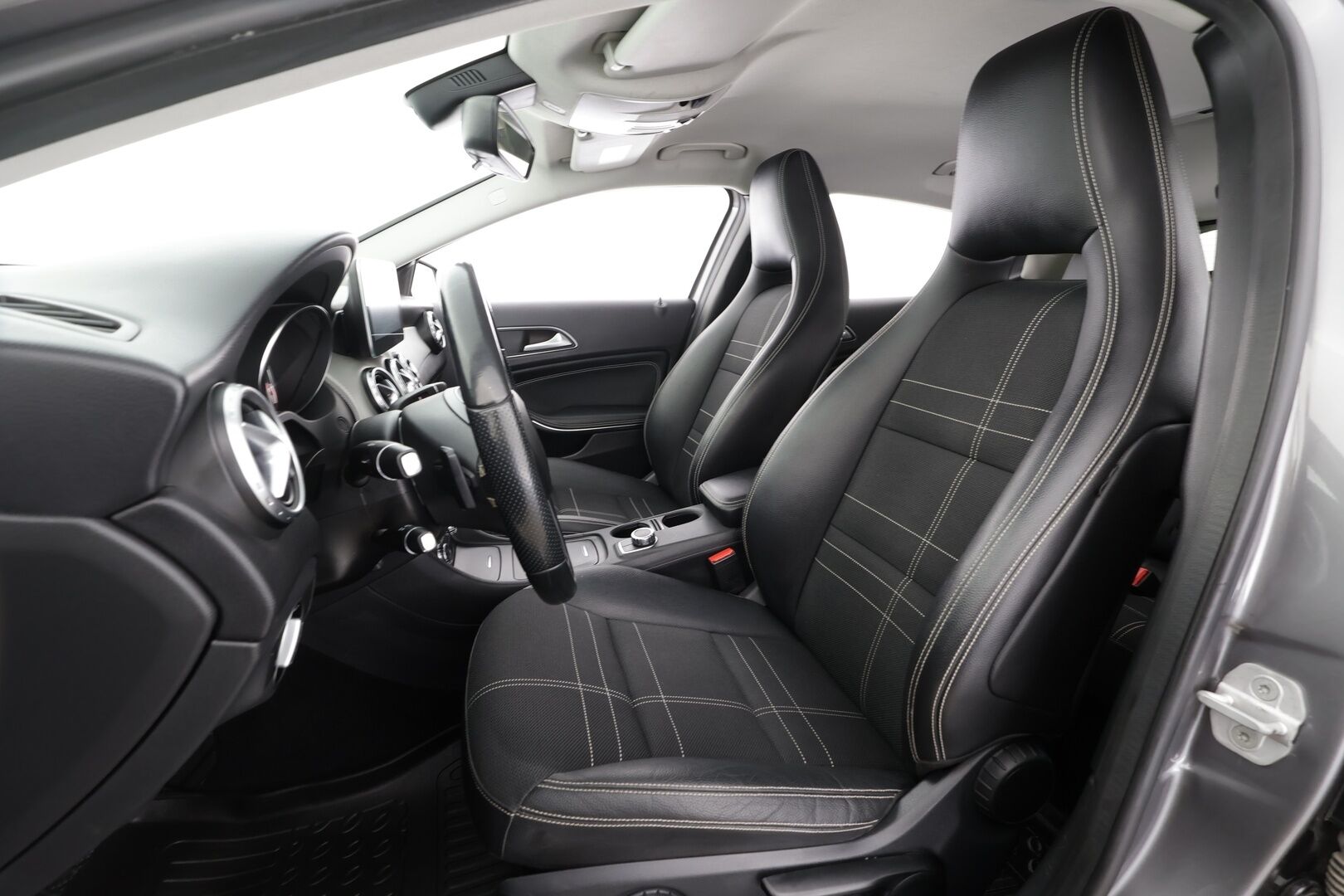 Mercedes-Benz GLA 2015 200 CDI 4Matic A Premium Business * Webasto / Peruutuskamera / Bi-Xenon / Puolinahkasisusta / Vakkari / Sähköluukku! - Suomi-auto / Kahdet renkaat aluvanteilla