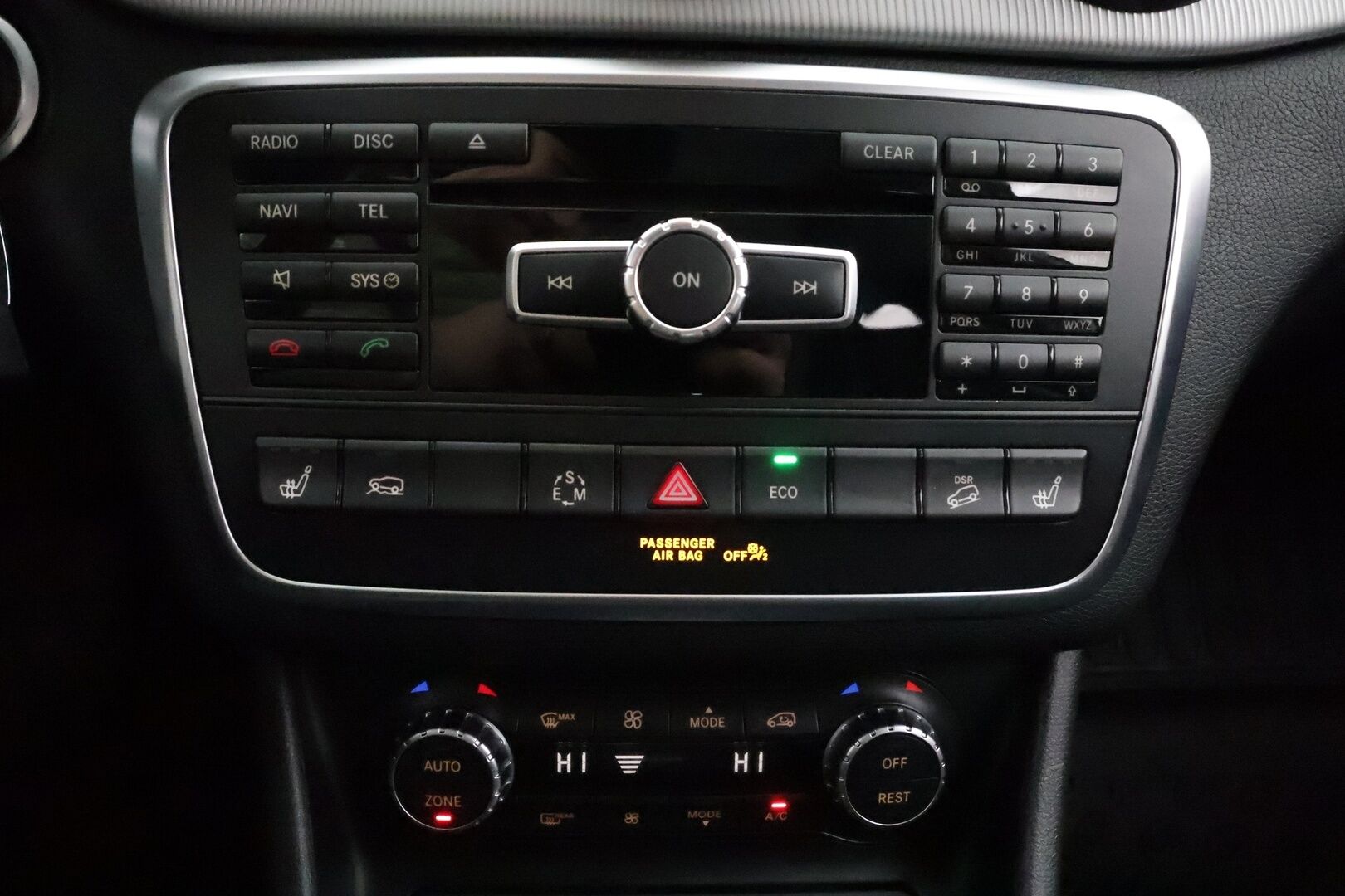 Mercedes-Benz GLA 2015 200 CDI 4Matic A Premium Business * Webasto / Vakkari / P.kamera / Bi-Xenon / Sähköluukku / Puolinahat * - Suomi-auto / Kahdet renkaat aluvanteilla