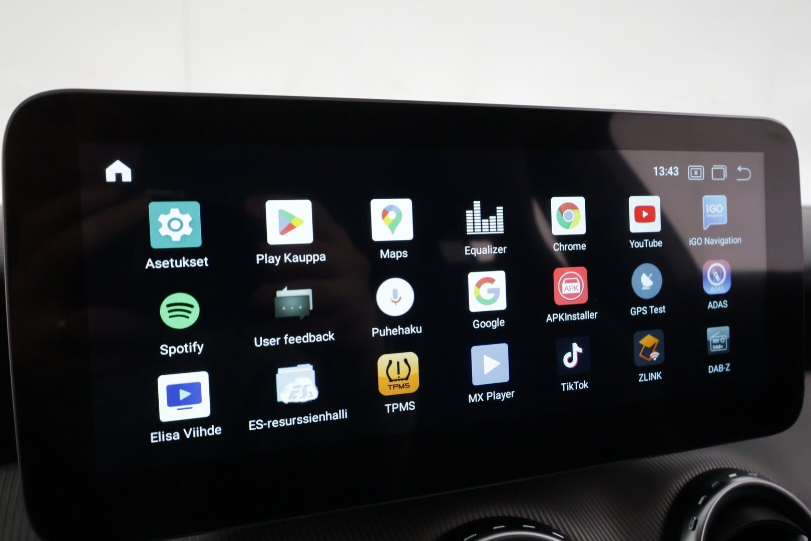 Mercedes-Benz GLA 2015 200 CDI 4Matic A Premium Business * Webasto / Vakkari / P.kamera / Bi-Xenon / Sähköluukku / Puolinahat * - Suomi-auto / Kahdet renkaat aluvanteilla