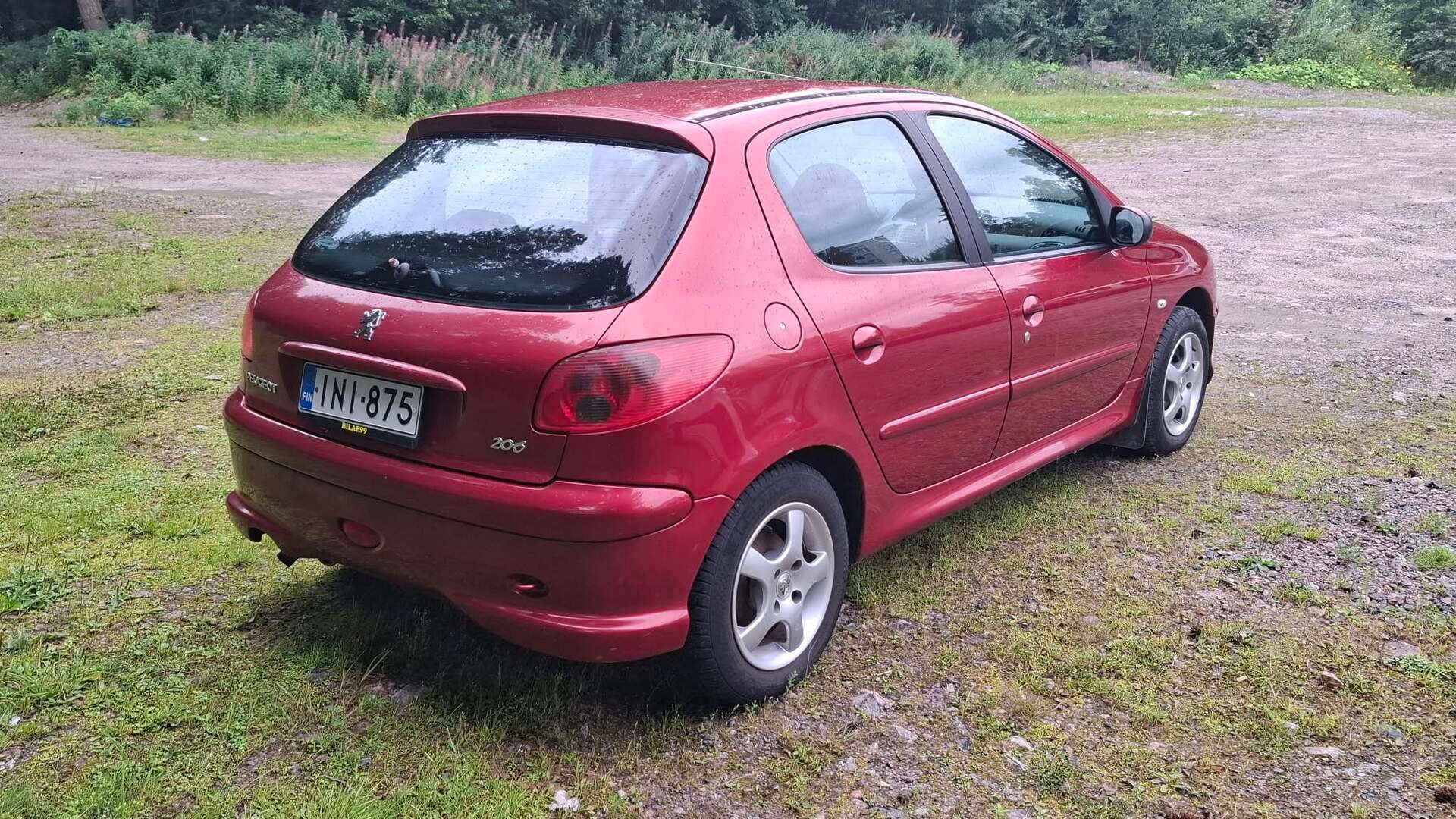 Peugeot 206 2005 4D 206 HATCHBACK 1.4I *YritysOutlet - Myydään vain yrityksille* - Myydään korjattavaksi. Öljy ja jäähdytinnesteet sekaisin