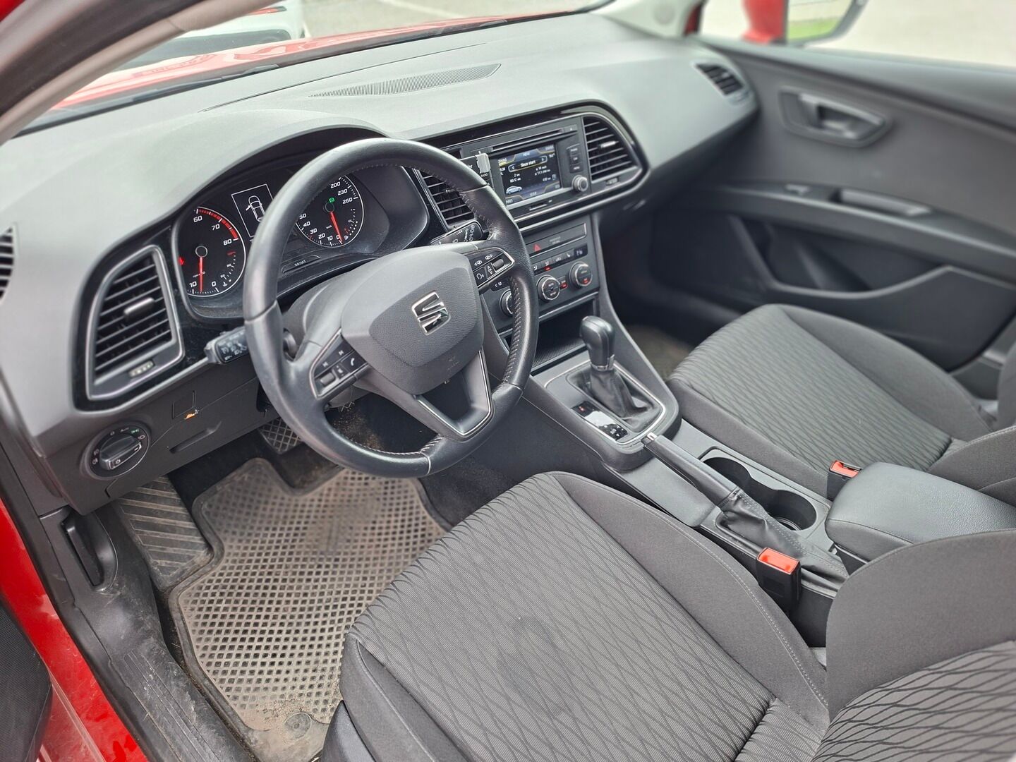 Seat Leon ST 2014 1,2 TSI 105 Style DSG - Suomiauto | Lohko&Sisäpistoke | Vakkari | LED | Peruutustutkat | 2x Renkaat Aluvantein | Jakopää tehty!