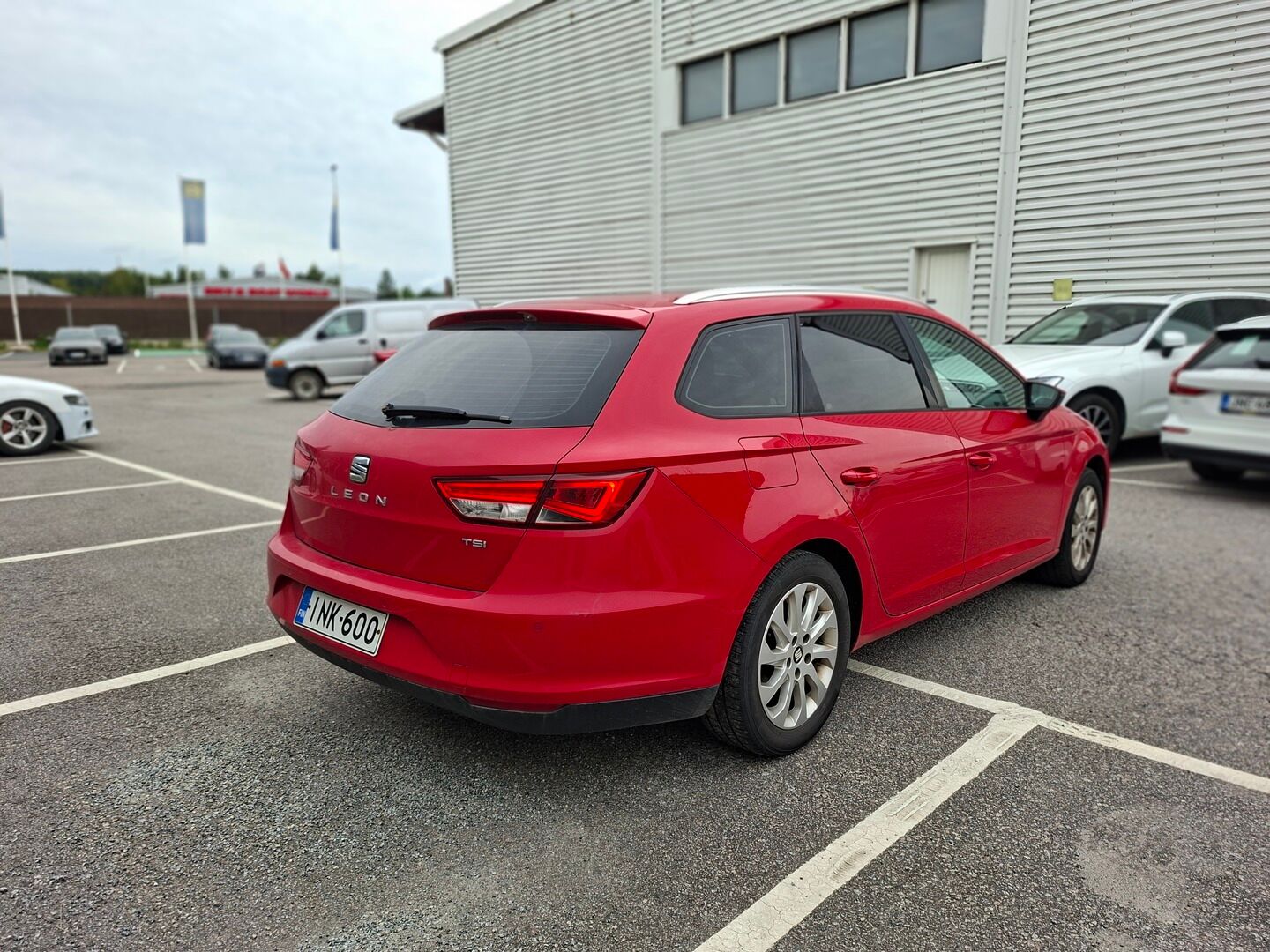 Seat Leon ST 2014 1,2 TSI 105 Style DSG - Suomiauto | Lohko&Sisäpistoke | Vakkari | LED | Peruutustutkat | 2x Renkaat Aluvantein | Jakopää tehty!