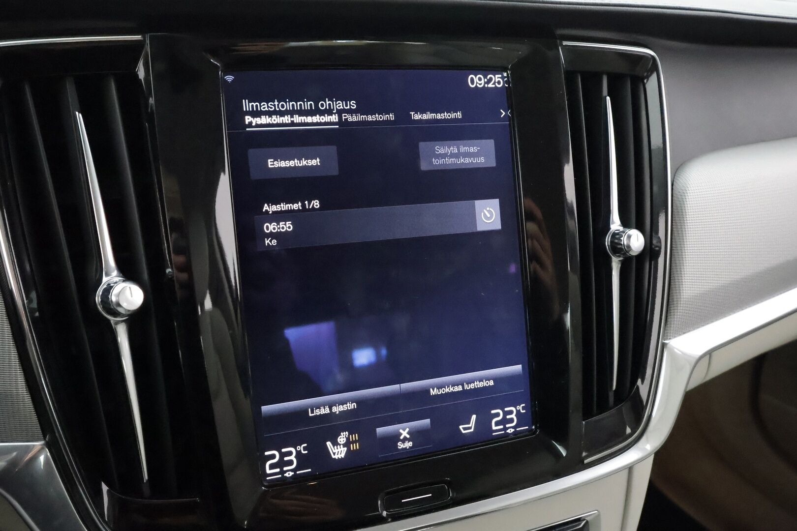 Volvo S90 2017 D5 AWD Inscription aut * Pilot assist / Pa-Lisälämmitin / Koukku / Blis / Muistipenkit / B&W / High level LED * - Merkkihuollettu / Suomi-auto / Kahdet Renkaat