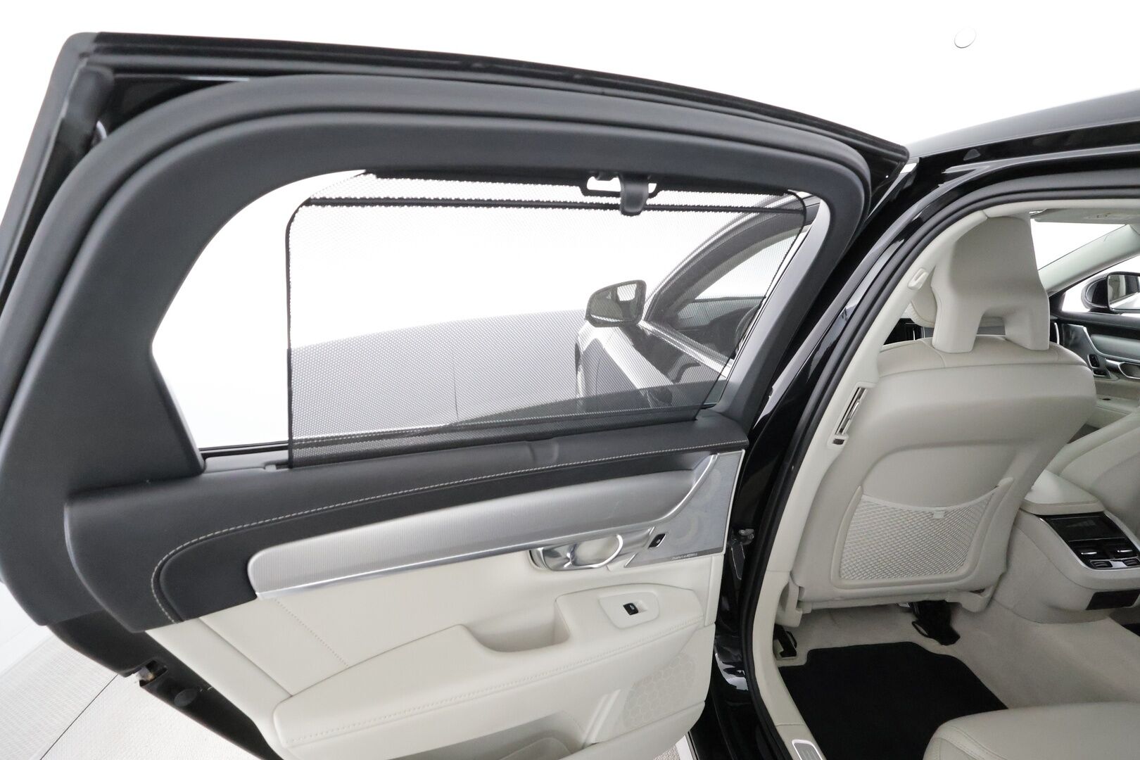 Volvo S90 2017 D5 AWD Inscription aut * Pilot assist / Pa-Lisälämmitin / Koukku / Blis / Muistipenkit / B&W / High level LED * - Merkkihuollettu / Suomi-auto / Kahdet Renkaat