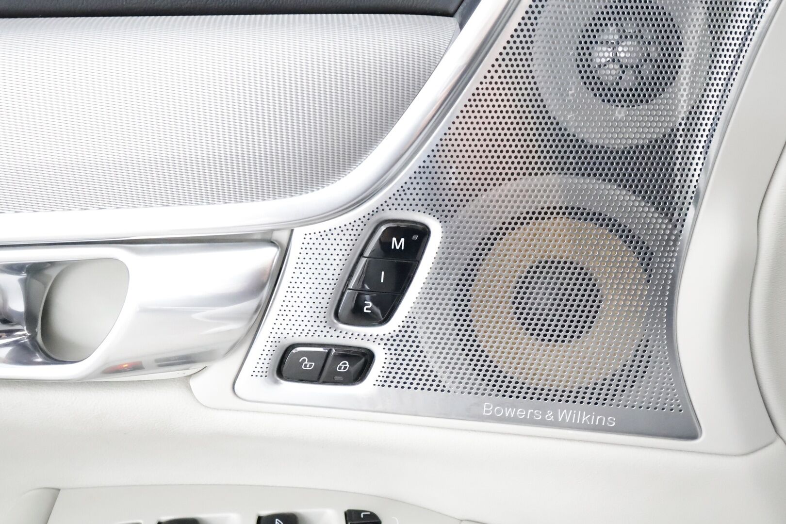 Volvo S90 2017 D5 AWD Inscription aut * Pilot assist / Pa-Lisälämmitin / Koukku / Blis / Muistipenkit / B&W / High level LED * - Merkkihuollettu / Suomi-auto / Kahdet Renkaat