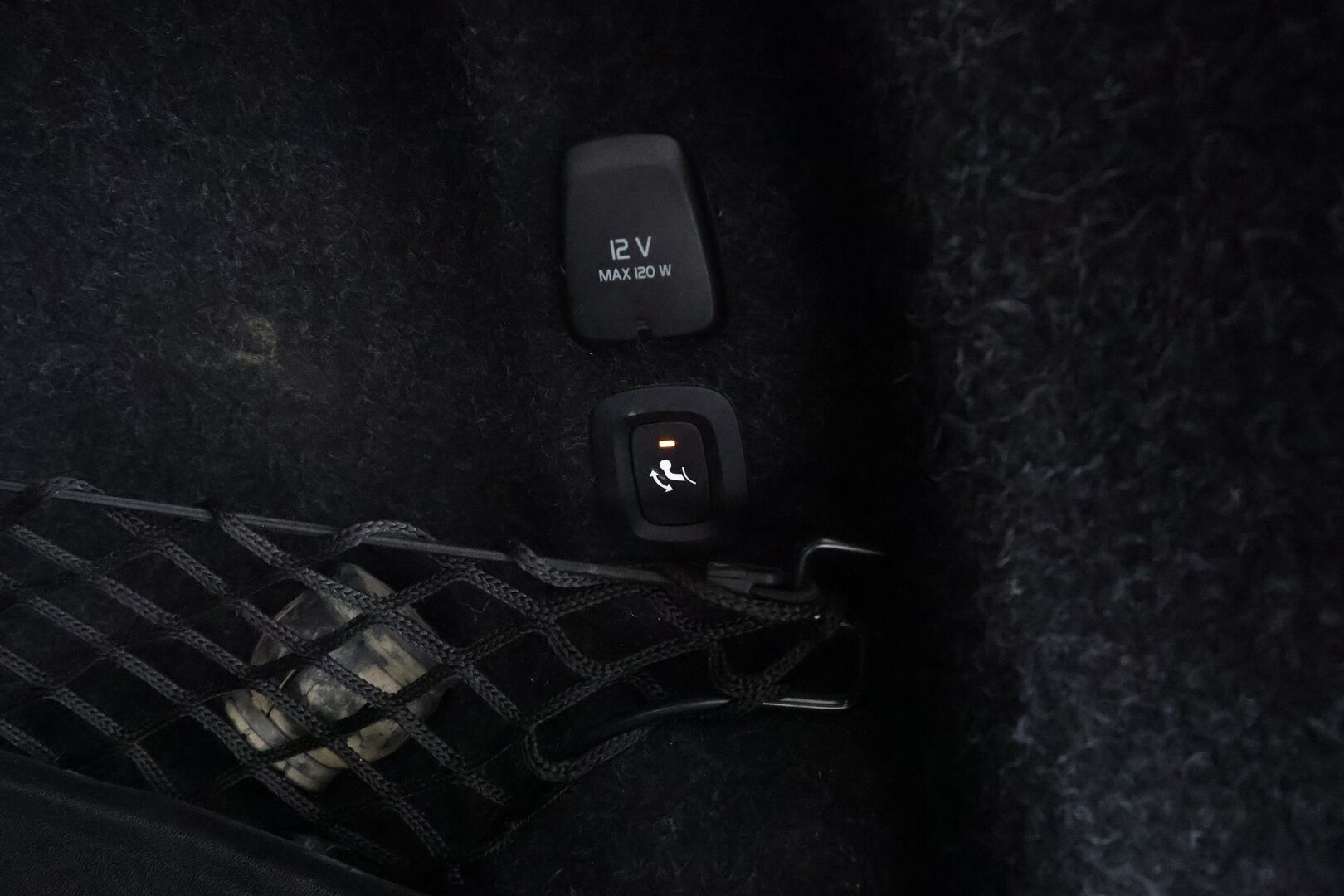 Volvo S90 2017 D5 AWD Inscription aut * Pilot assist / Pa-Lisälämmitin / Koukku / Blis / Muistipenkit / B&W / High level LED * - Merkkihuollettu / Suomi-auto / Kahdet Renkaat