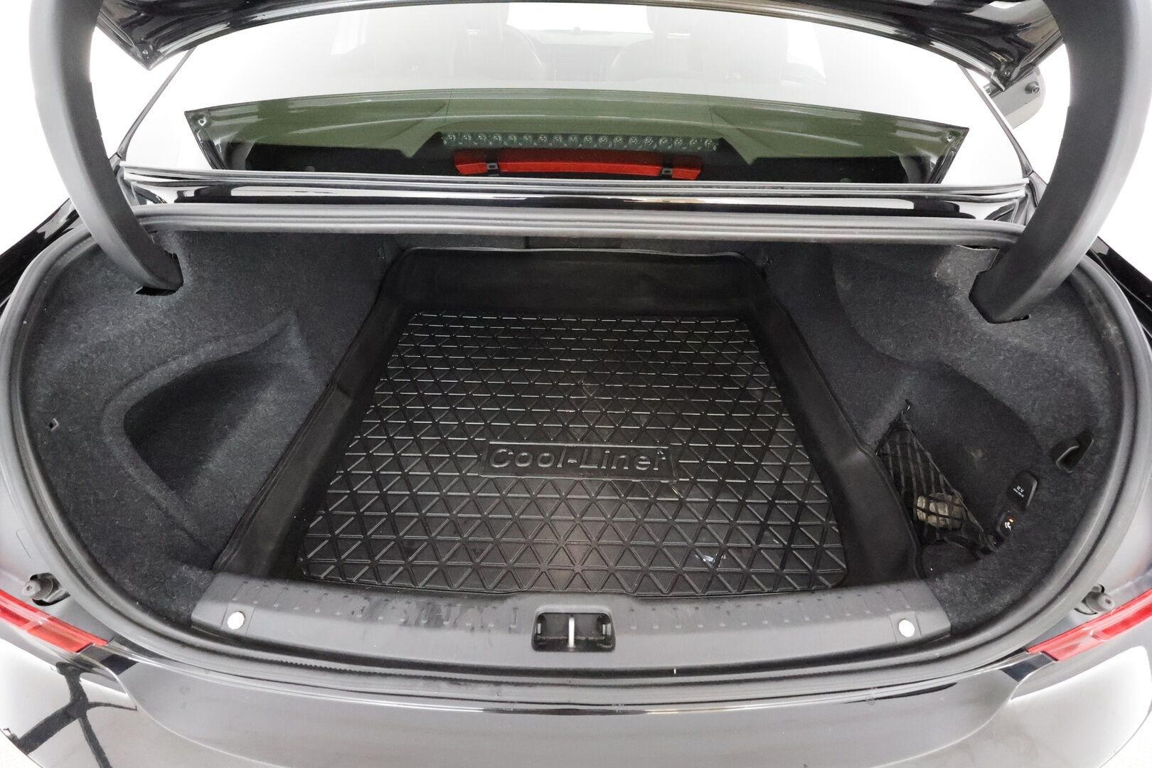 Volvo S90 2017 D5 AWD Inscription aut * Pilot assist / Pa-Lisälämmitin / Koukku / Blis / Muistipenkit / B&W / High level LED * - Merkkihuollettu / Suomi-auto / Kahdet Renkaat