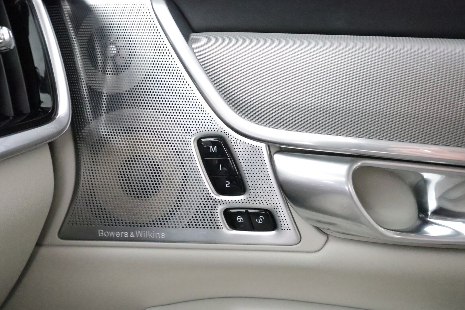 Volvo S90 2017 D5 AWD Inscription aut * Pilot assist / Pa-Lisälämmitin / Koukku / Blis / Muistipenkit / B&W / High level LED * - Merkkihuollettu / Suomi-auto / Kahdet Renkaat